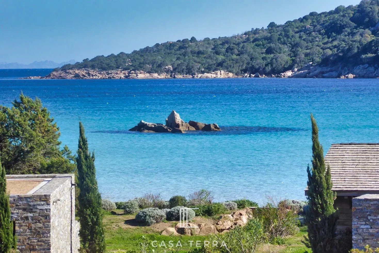 ALBA - Sublime villa avec vue mer et piscine à 80 m de la plage / Santa-Giulia