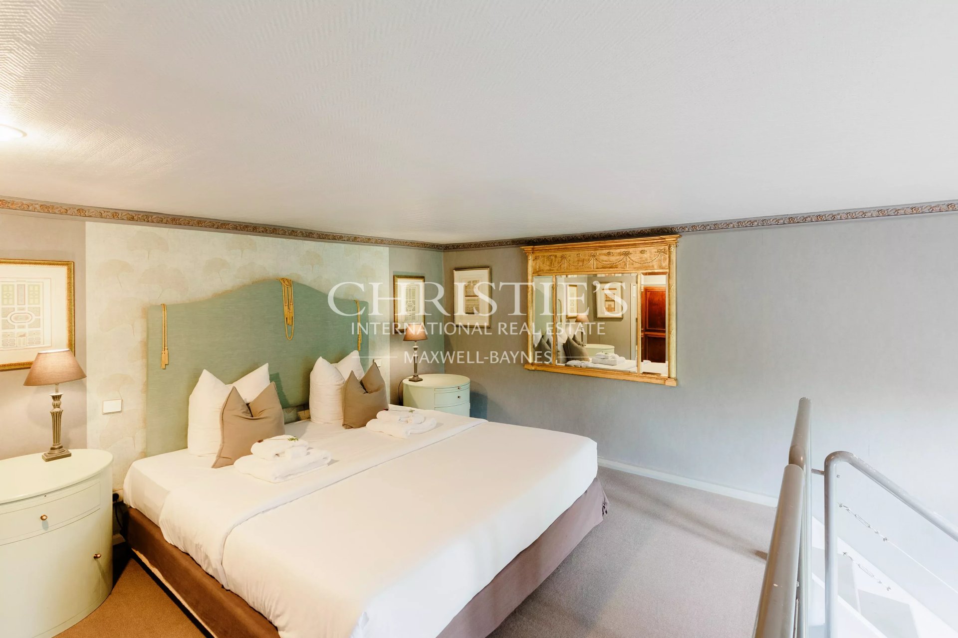 53 Bedroom Chateau's Image 24