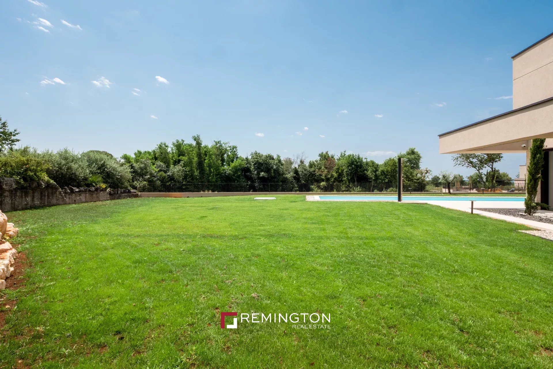 4 Bedroom Villa/Townhouse's Image 15