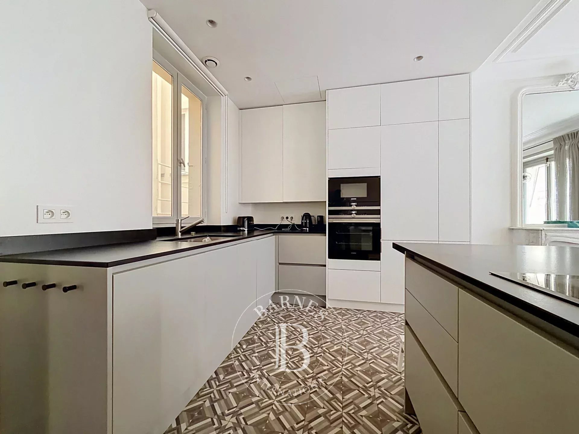 Paris  - Apartment 3 Bedrooms - picture 9