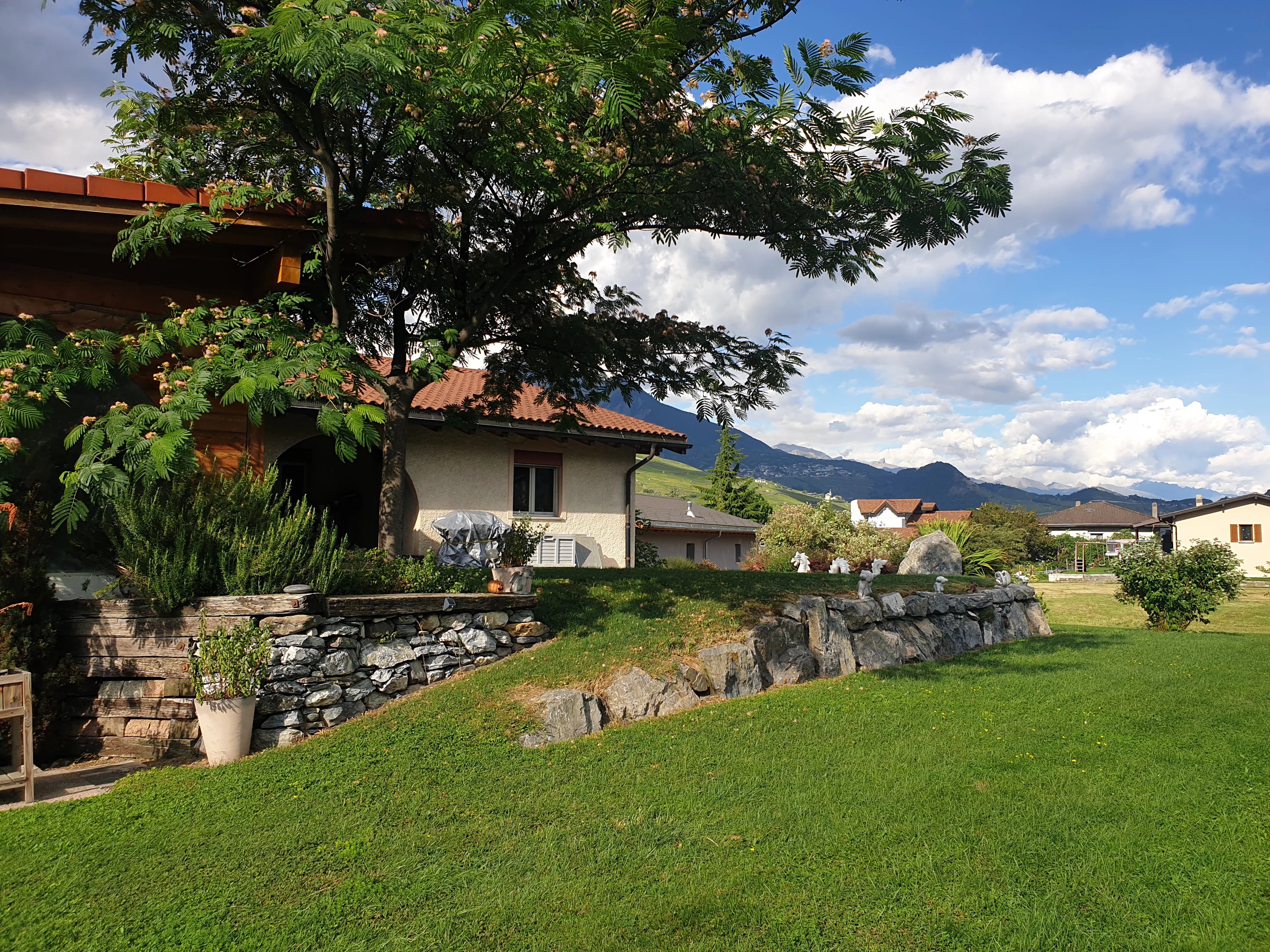 Spacieuse villa au calme, terrasse et jacuzzi