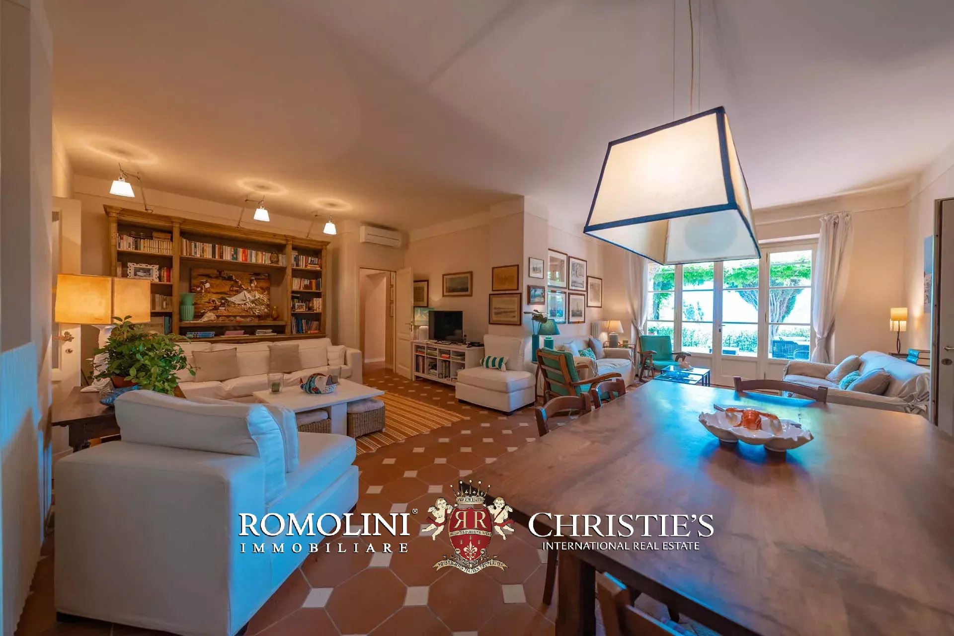 11 Bedroom Villa/Townhouse's Image 56