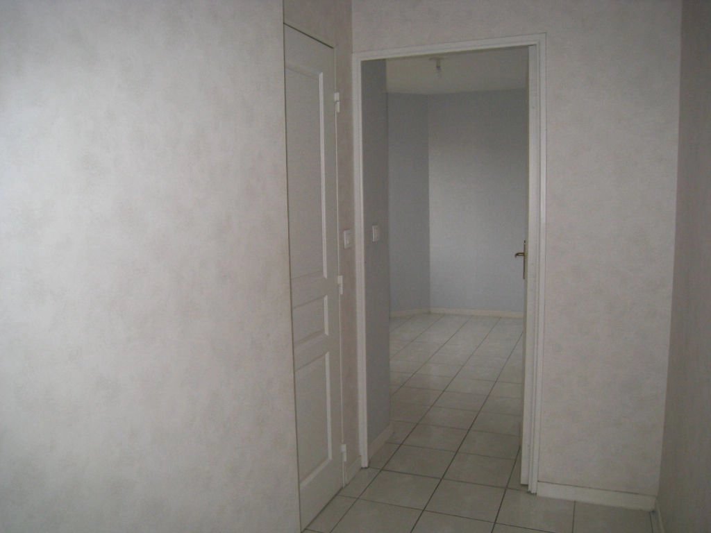 483223 Location Lyon 8ème