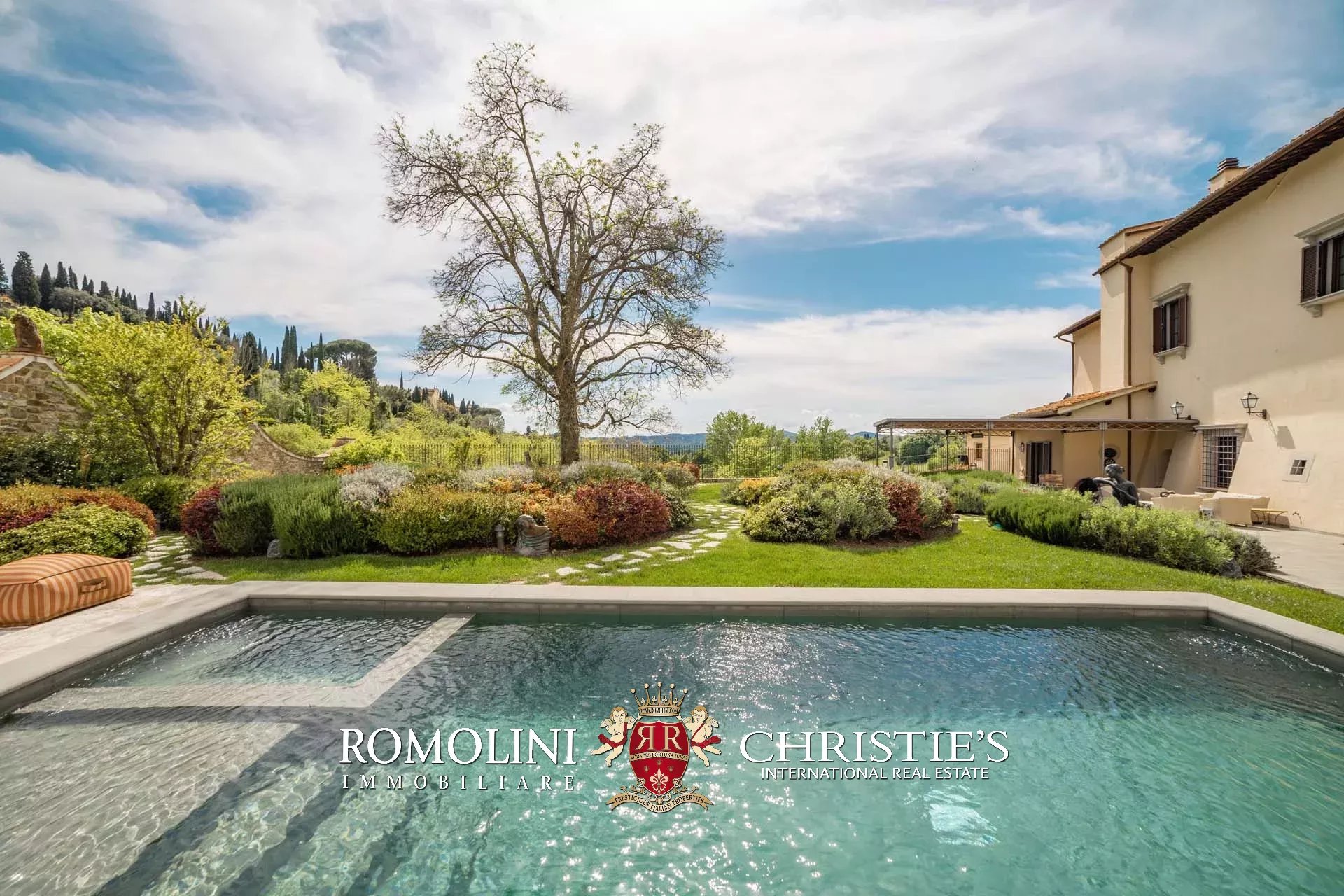 5 Bedroom Villa/Townhouse's Image 9