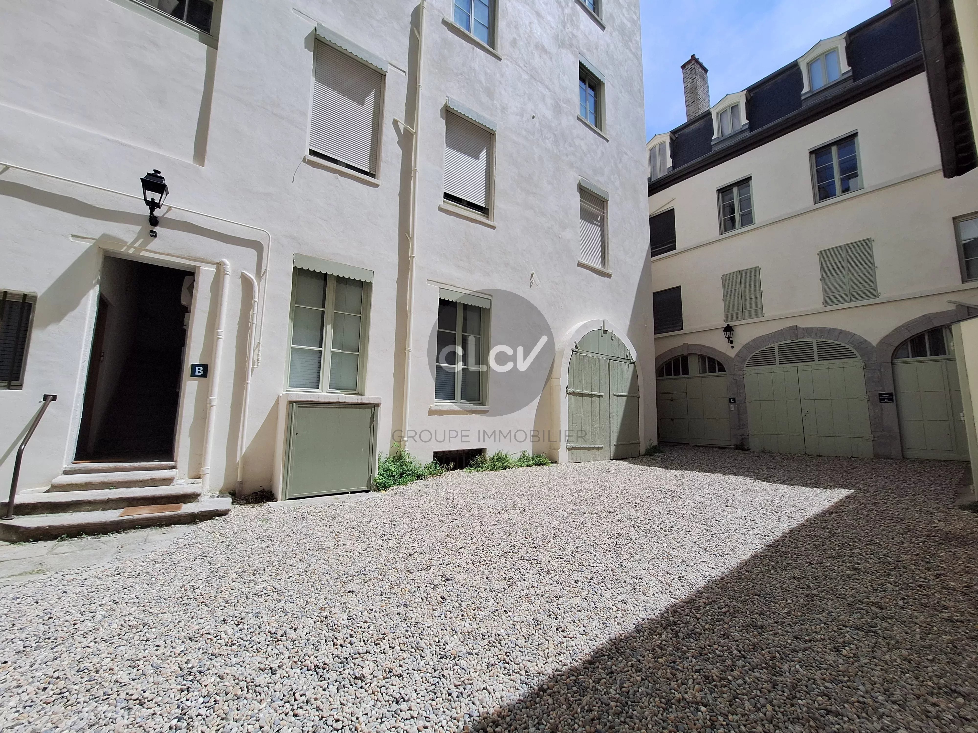 Location T3 - Place Bellecour