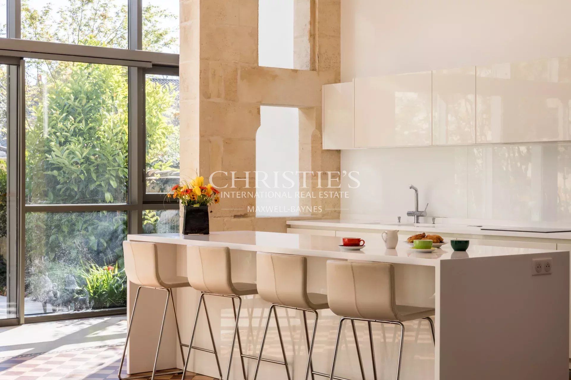 5 Bedroom Villa/Townhouse's Image 4