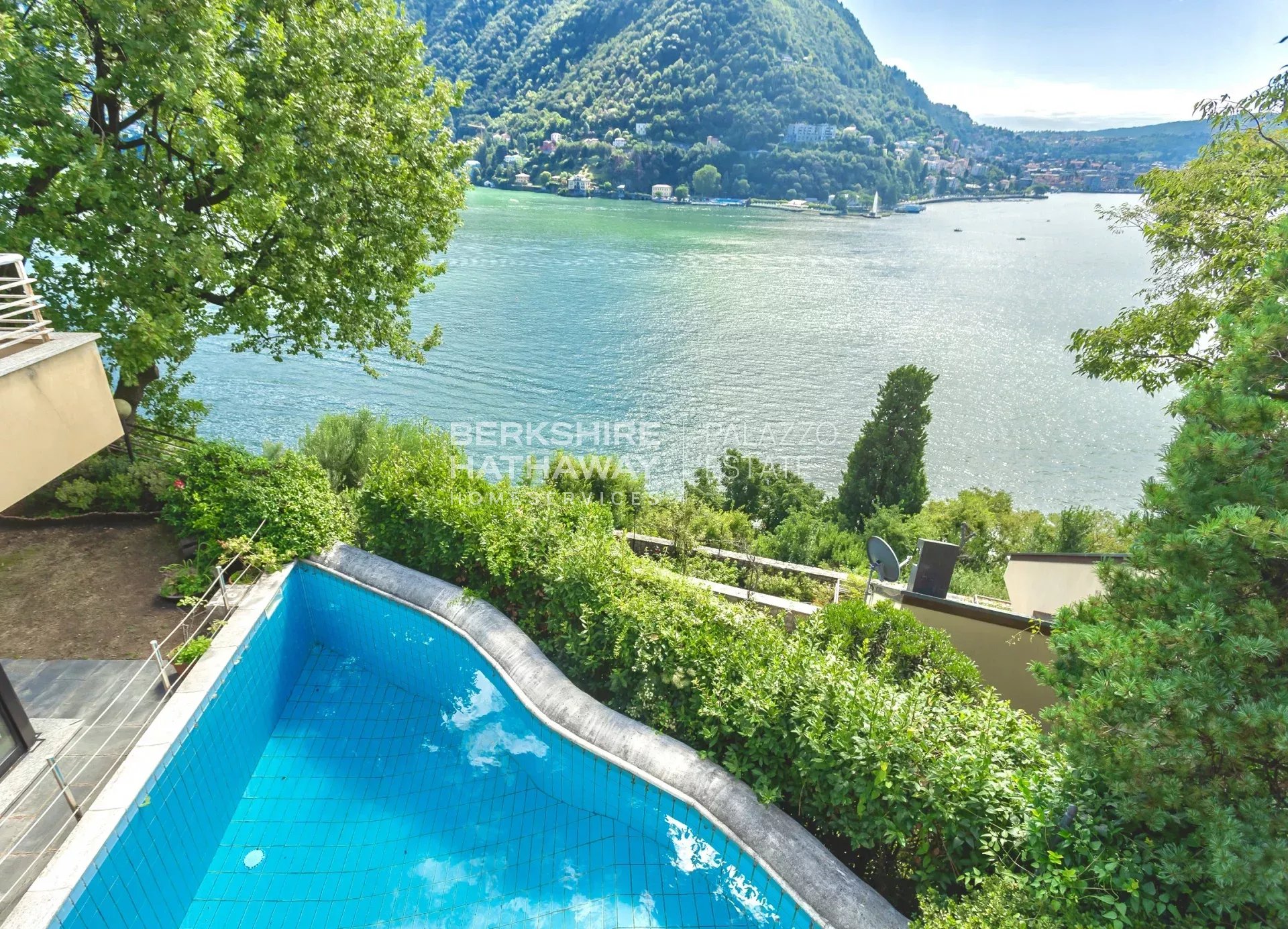 Villa in Como - view 1