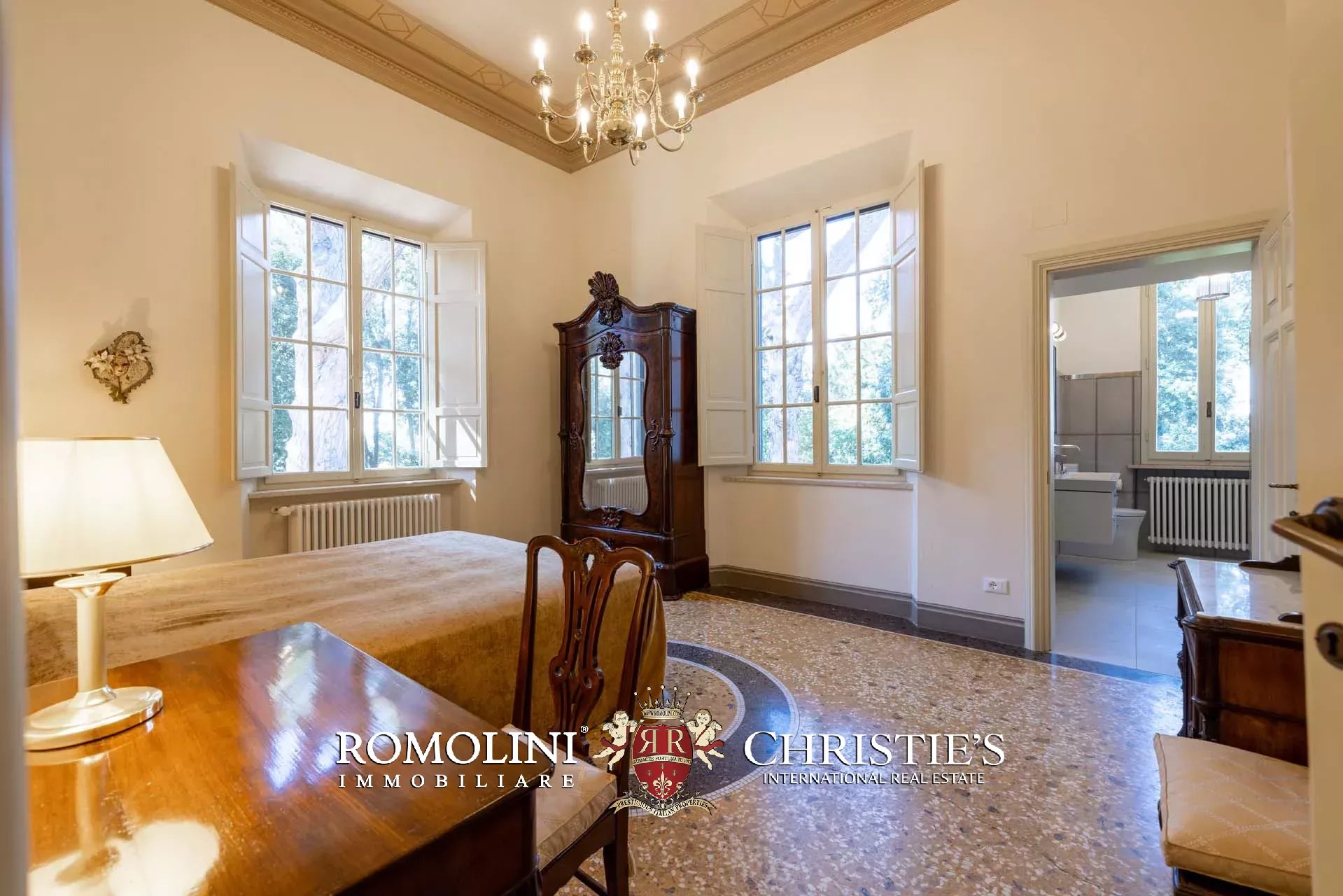 8 Bedroom Villa/Townhouse's Image 70