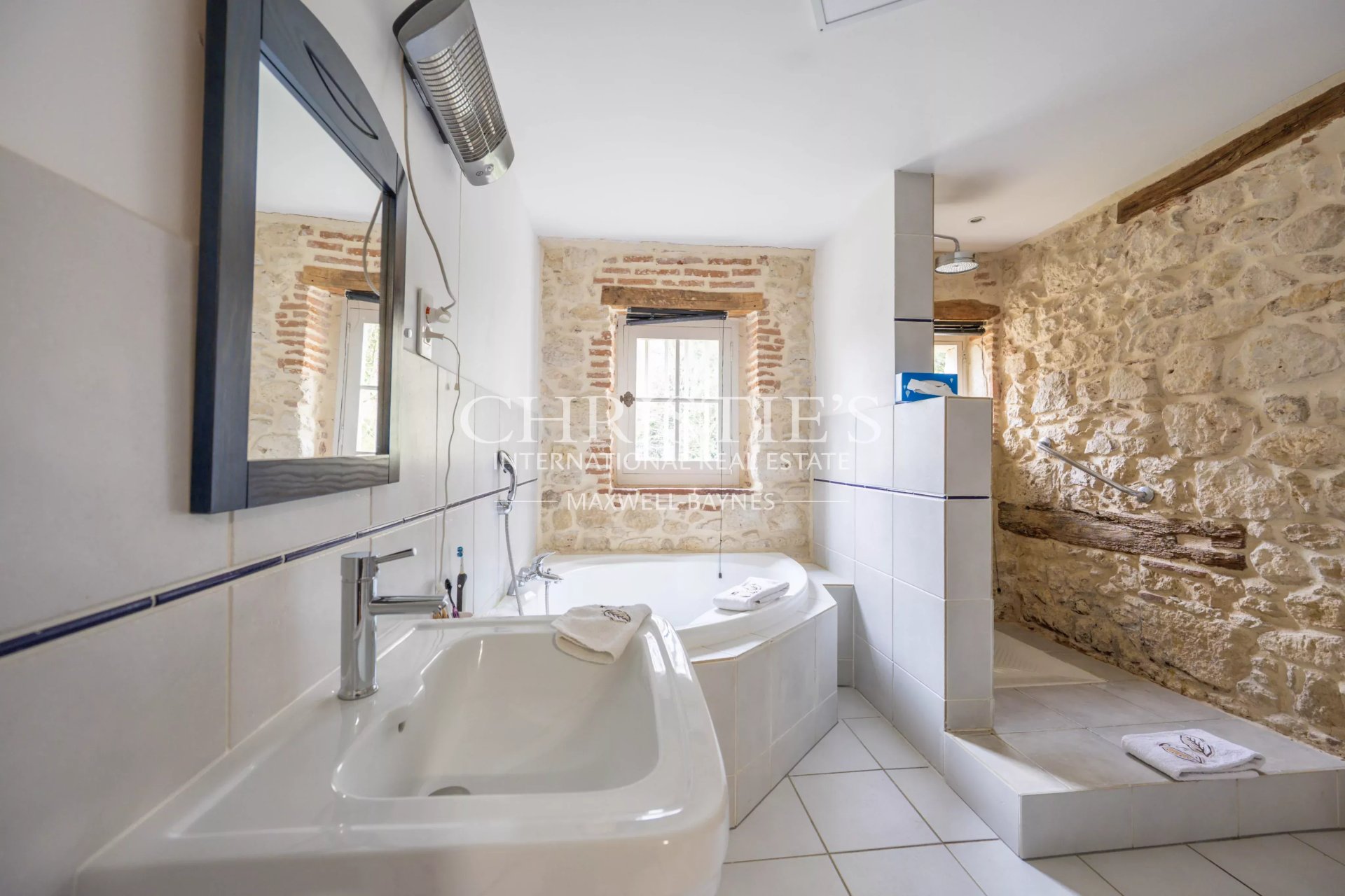 9 Bedroom Chateau's Image 16