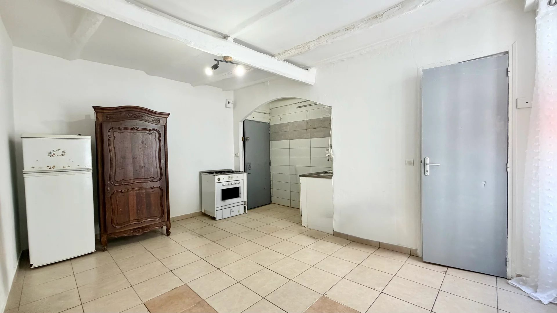 NICE CARABACEL – STUDIO 25 m² – 1ER ÉTAGE AVEC ASCENSEUR – FORT POTENTIEL – LOCATION SAISONNIÈRE AUTORISÉE