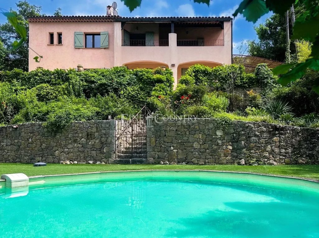 Villa for sale in Fayence — Luxe Familievilla te Koop in Fayence | Provençaals Landgoed