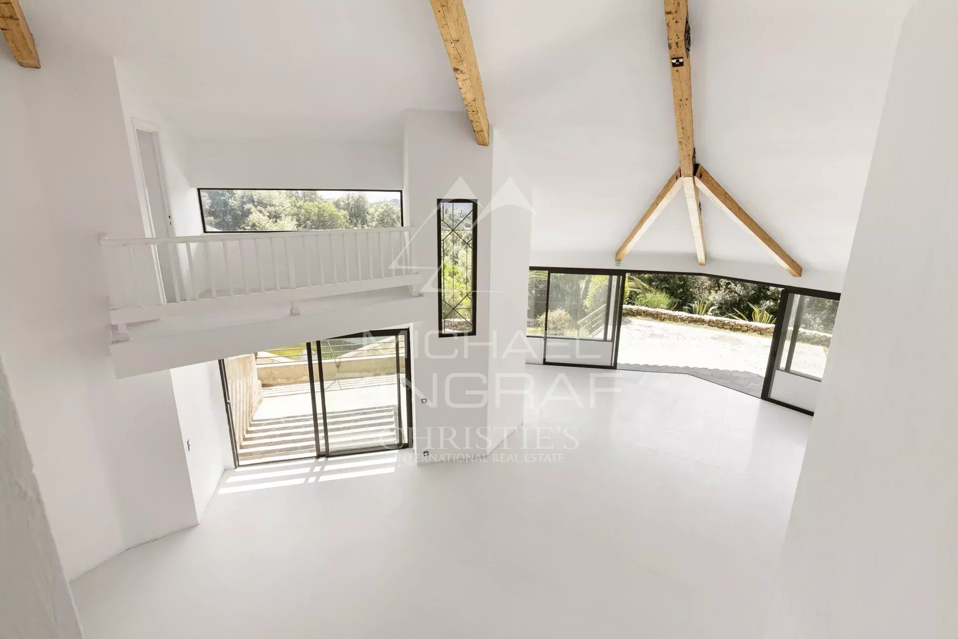 4 Bedroom Villa/Townhouse's Image 3