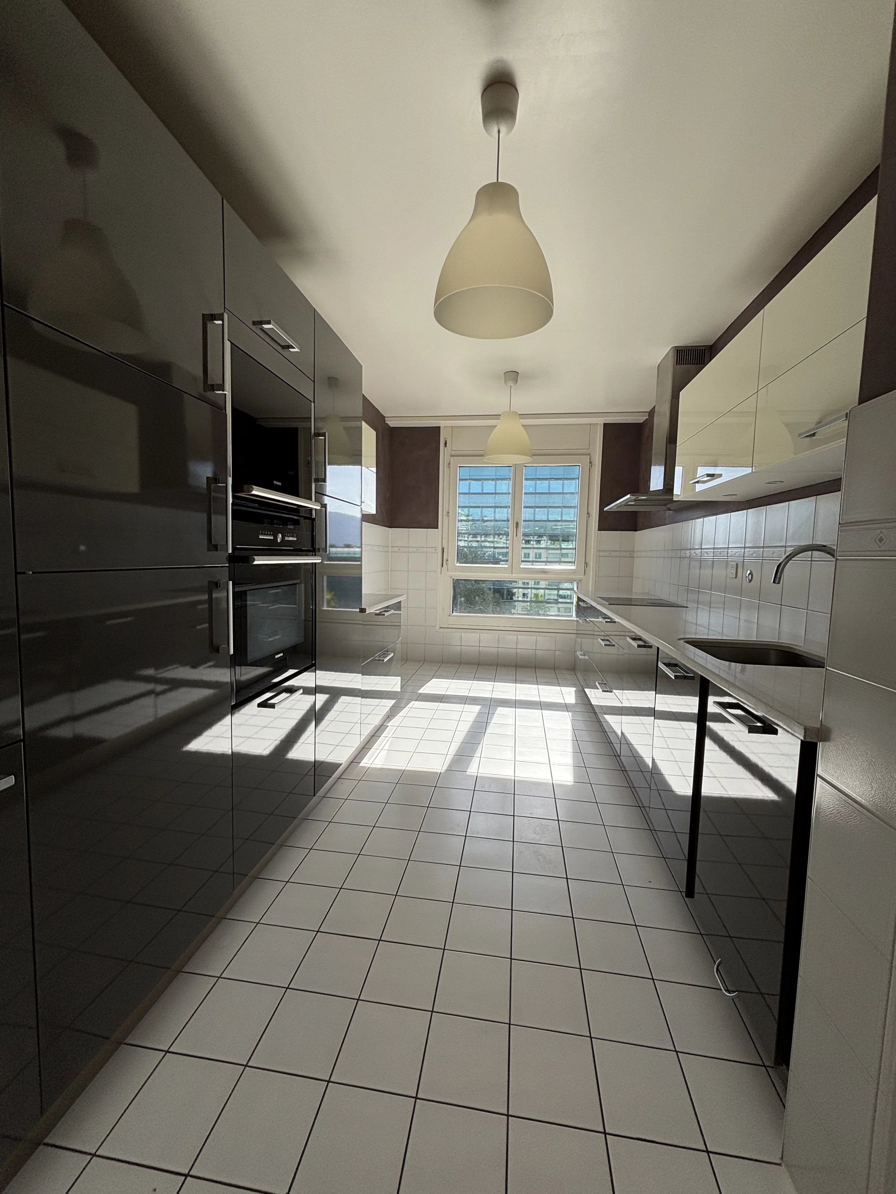 Beautiful apartment with open views near International Organizations