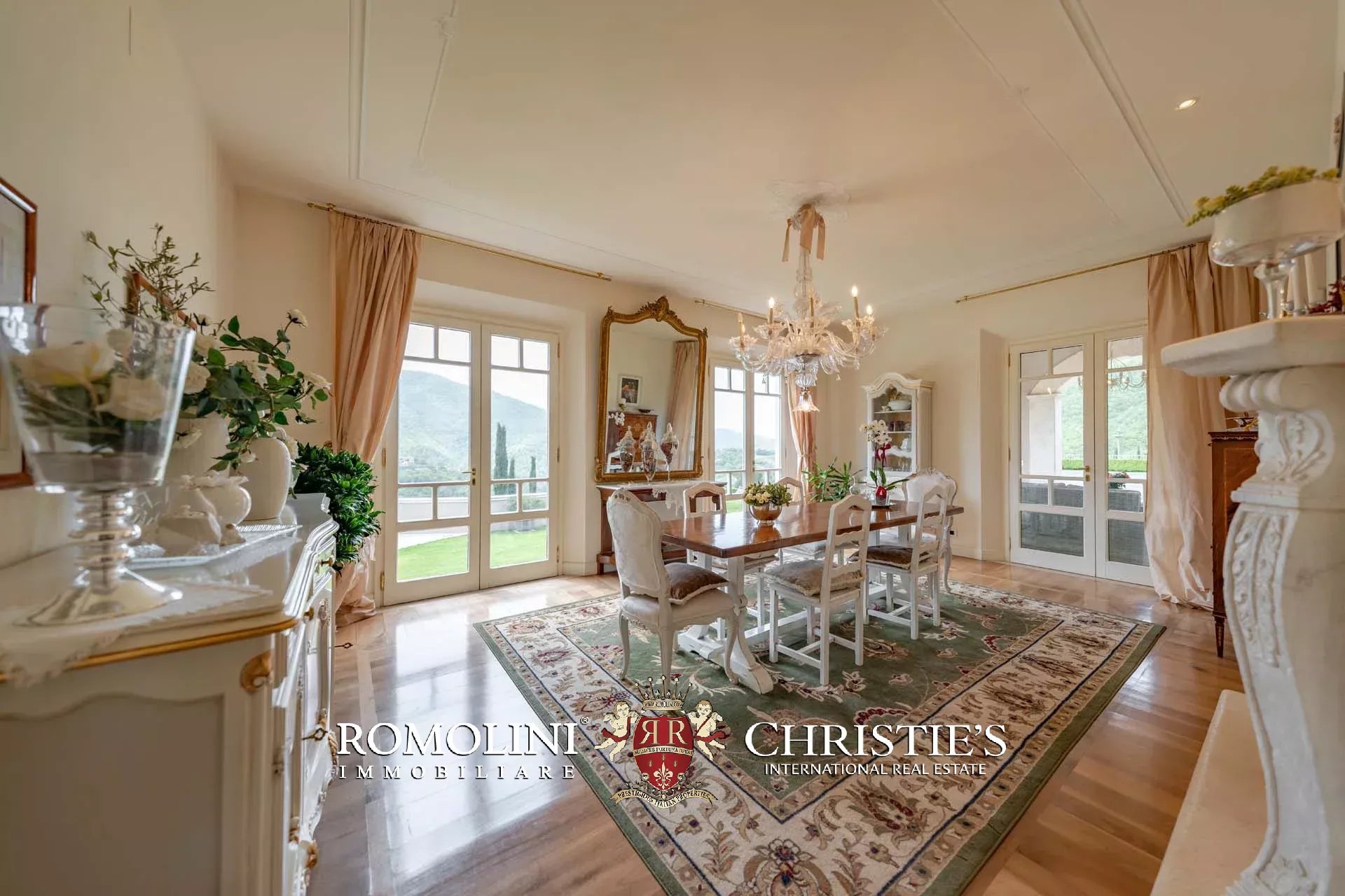 10 Bedroom Villa/Townhouse's Image 17