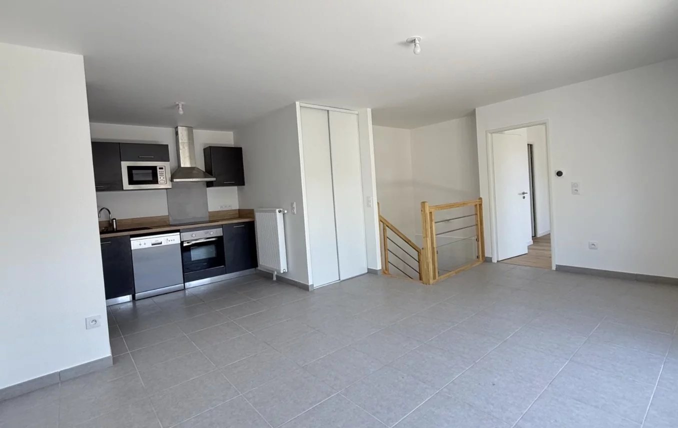 Charmant Duplex 4 PIÈCES de 77 m² avec terrasse et parking - Photo 4