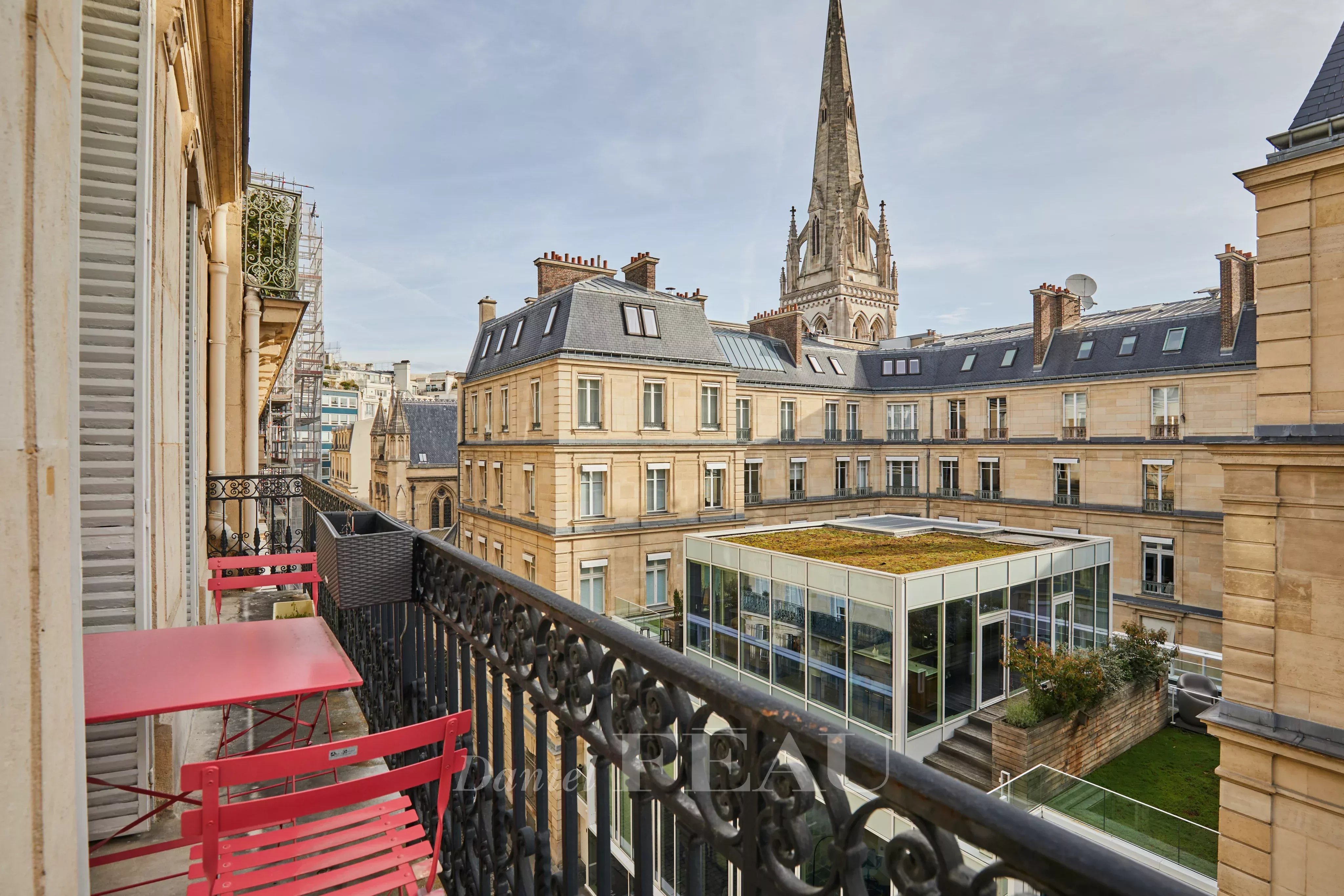 Sale Apartment Paris 8th