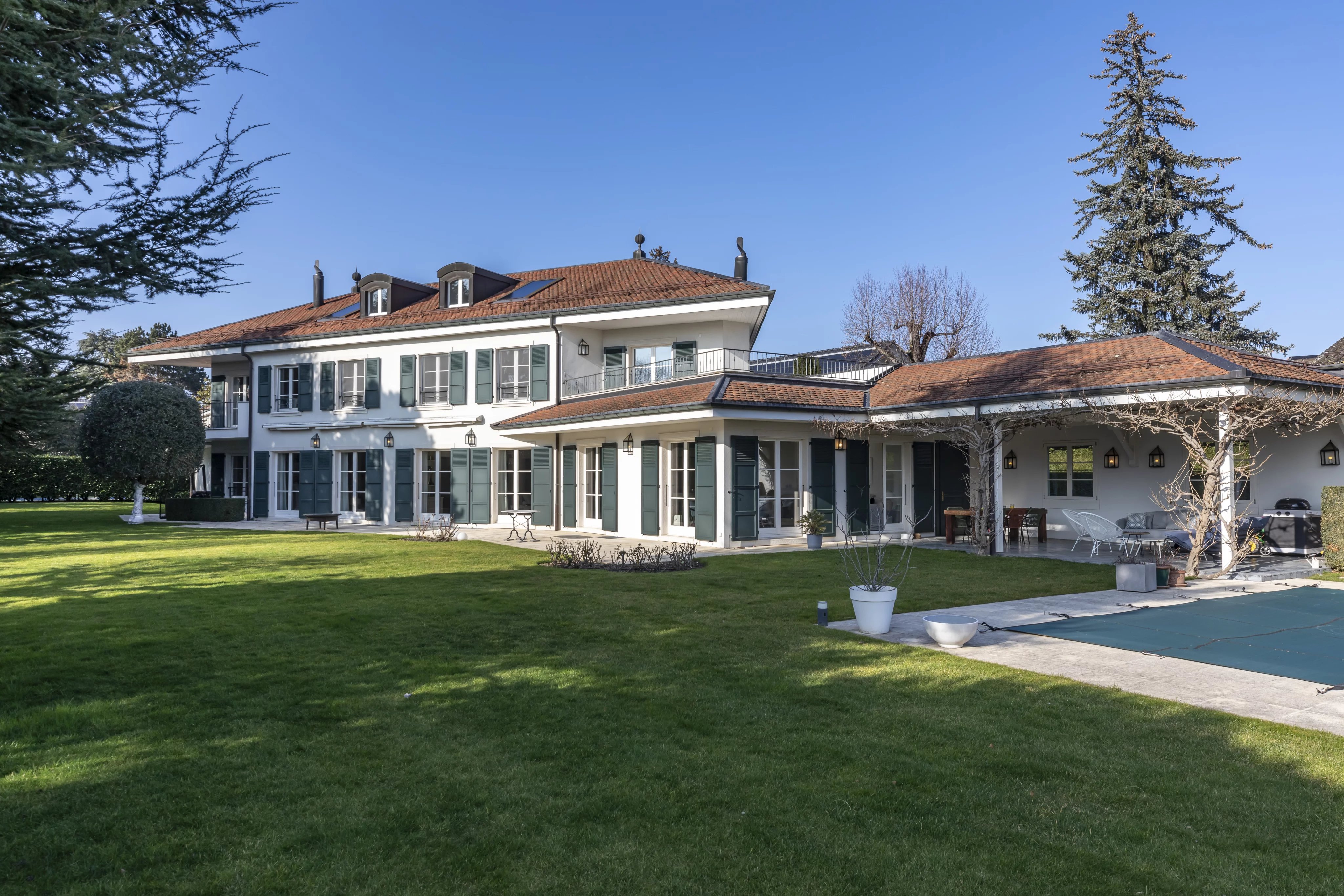 Elegance and serenity in Coppet