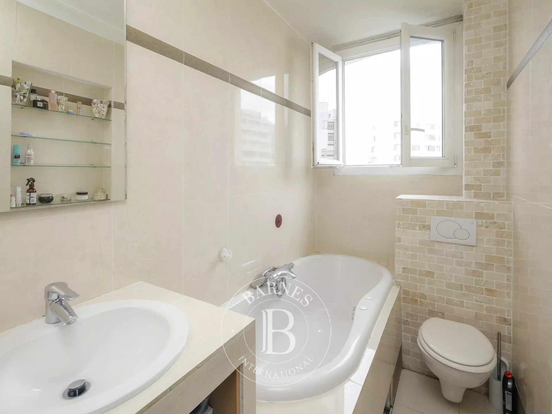 Daire Paris 18ème - picture 10