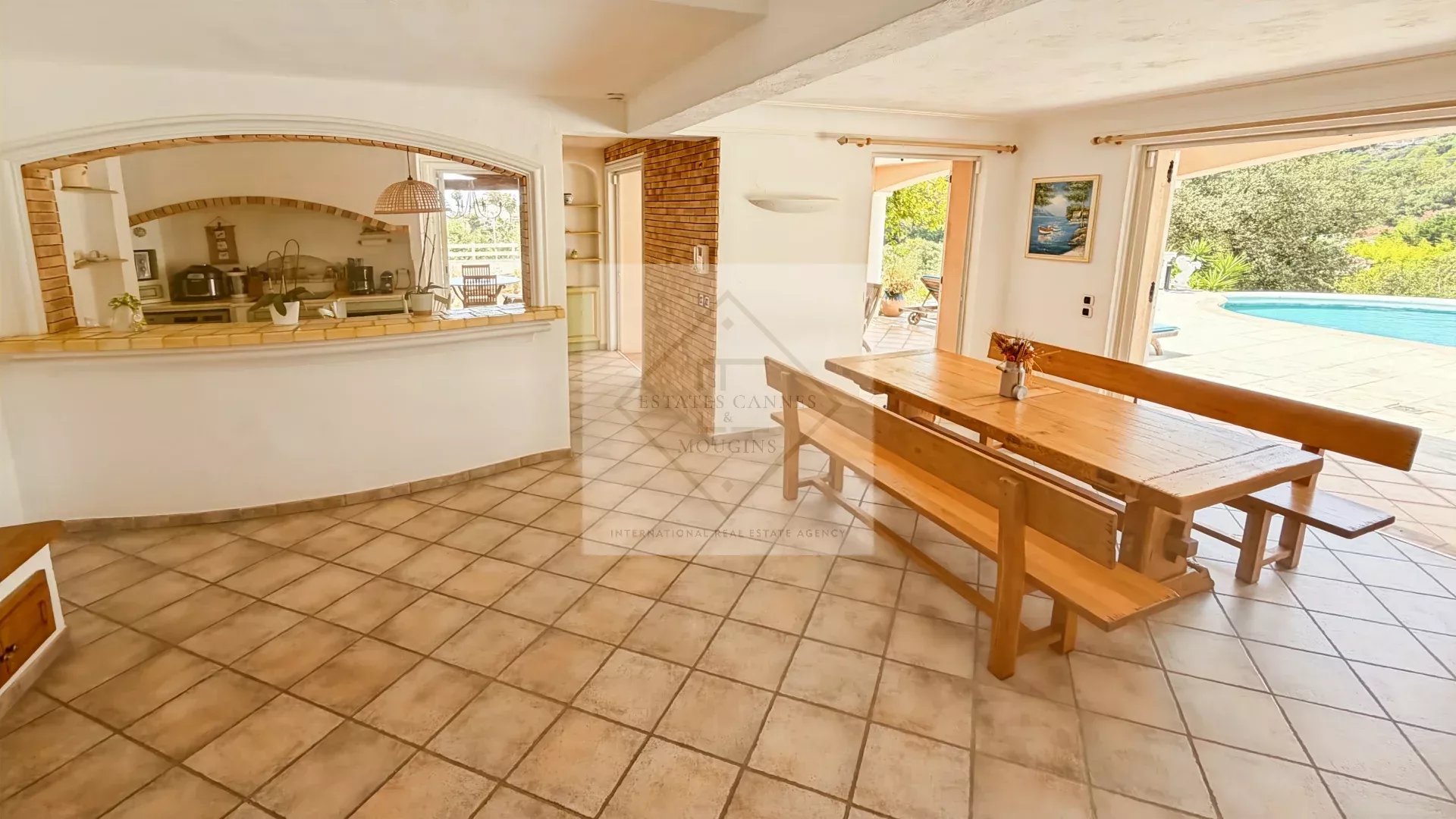 À VENDRE – VILLA DE CHARME VUE MER À ANTIBES, CALME ABSOLU — photo 23