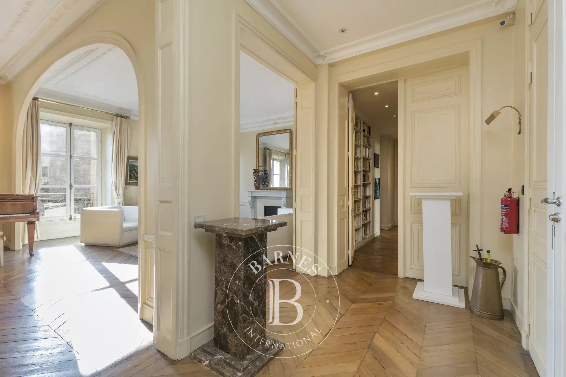 Daire Paris 8ème - picture 14