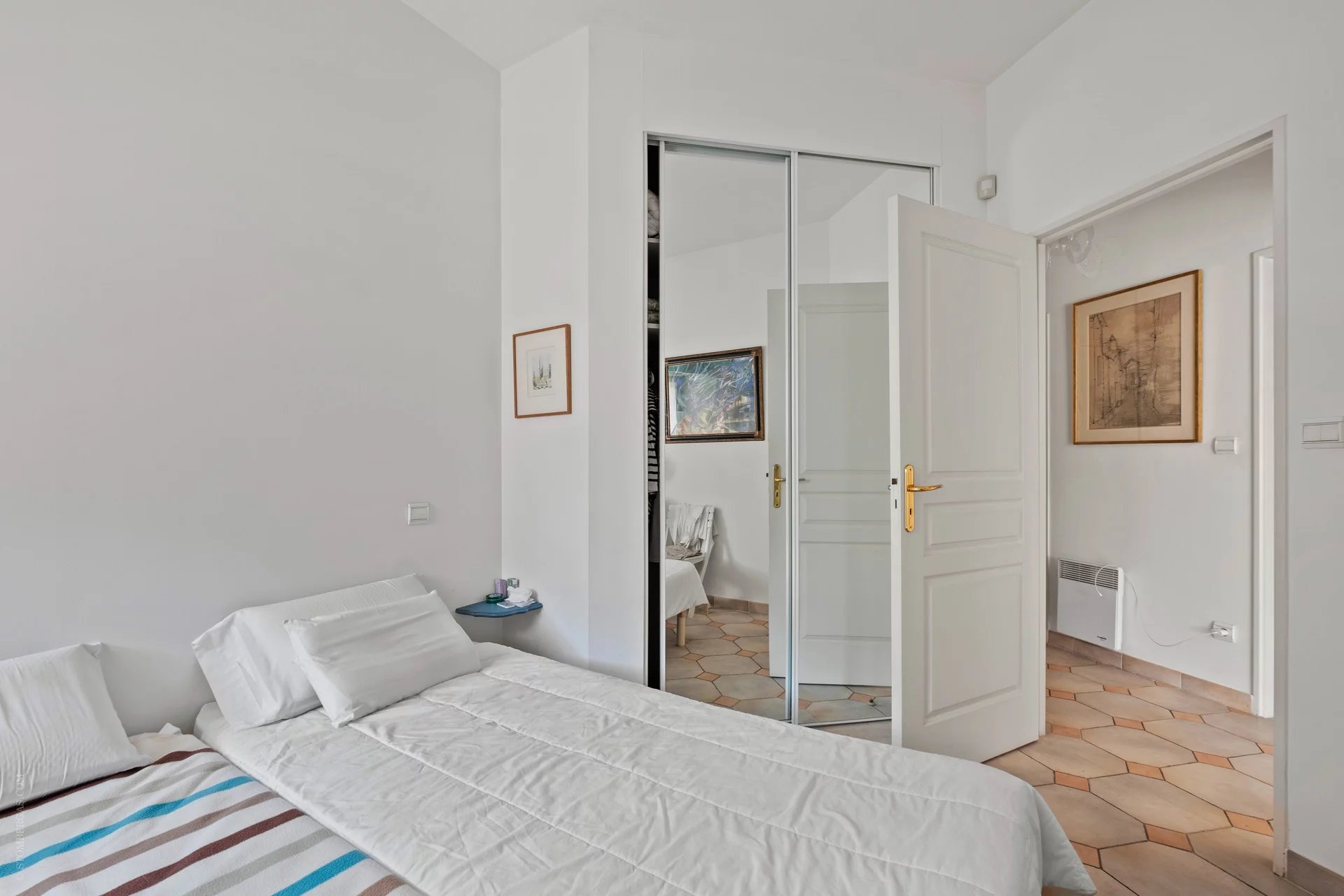 Exclusive in Saint-Jean-Cap-Ferrat: 1-bedroom apartment with terrace and garage, peace under the sun!