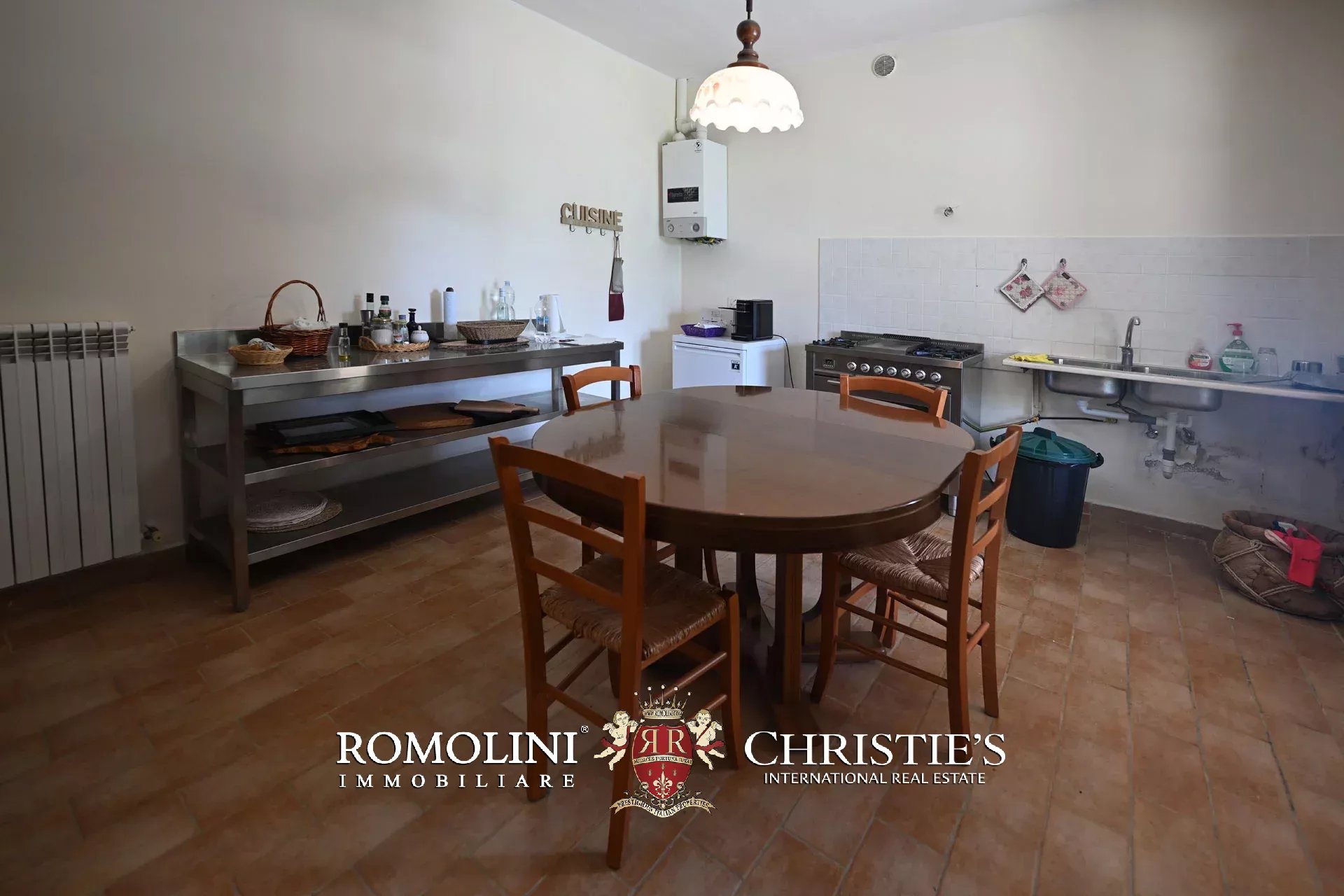 4 Bedroom Vineyard's Image 19
