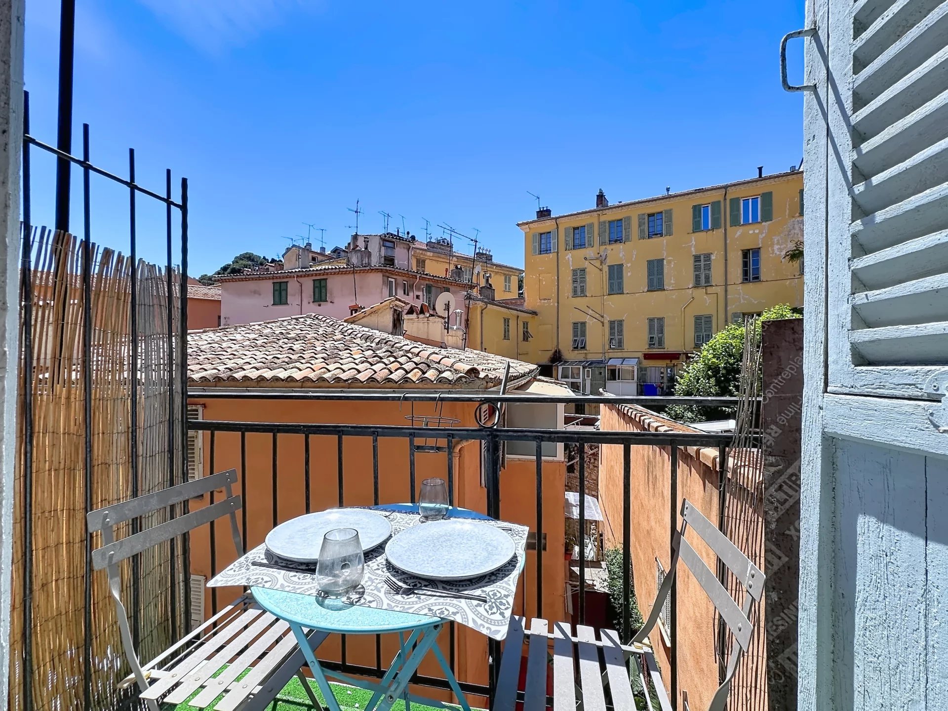 Bel appartement 2 pièces au Port de Nice