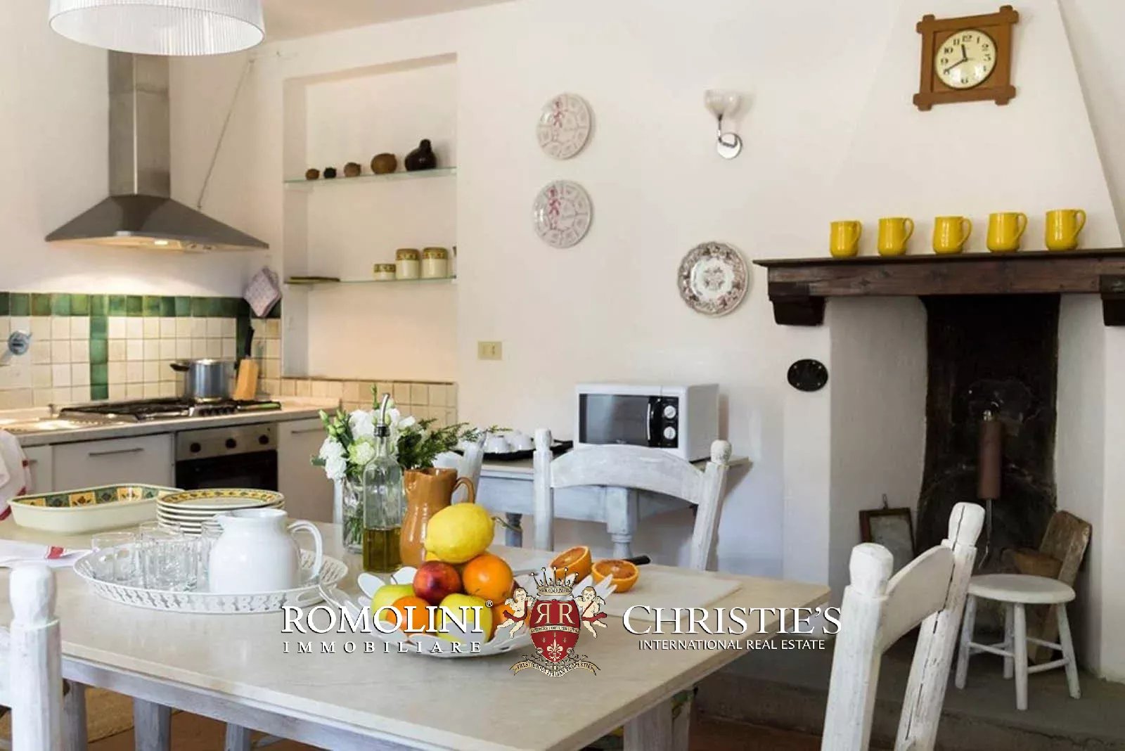 LUXURY HISTORICAL VILLA FOR SALE IN RADDA IN CHIANTI, TUSCANY