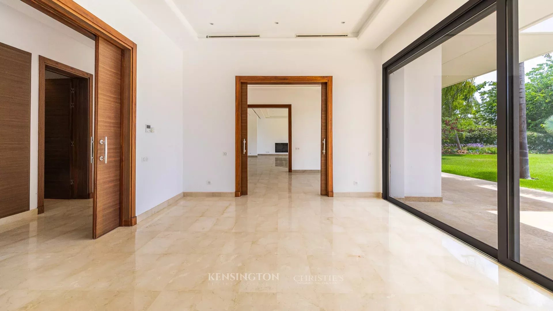 4 Bedroom Villa/Townhouse's Image 19
