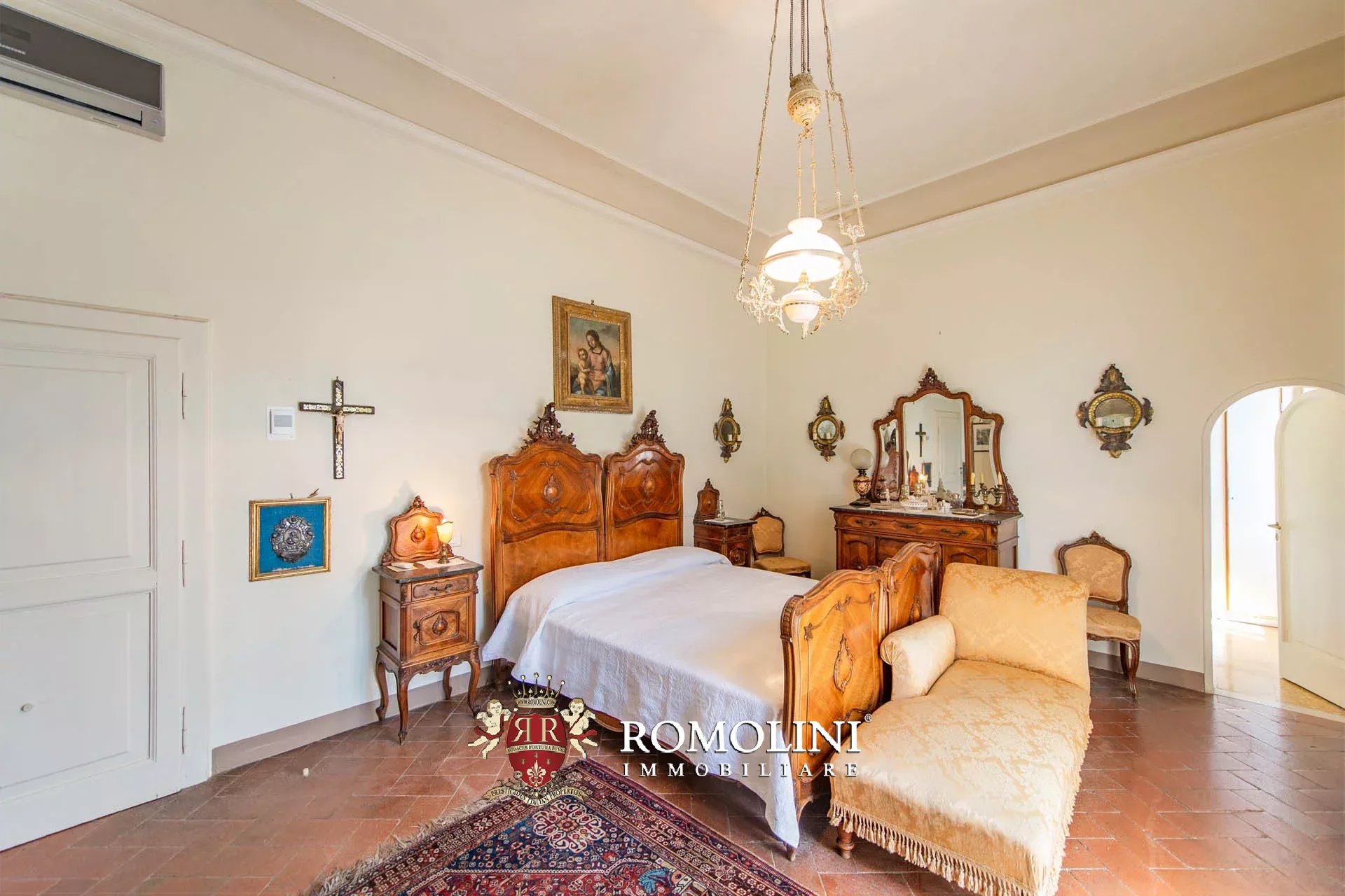 16 Bedroom Vineyard's Image 60