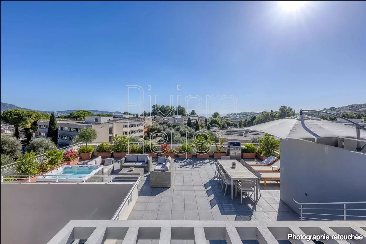 NICE - Hauteurs : Appartement 3-pièces d'exception avec vue mer