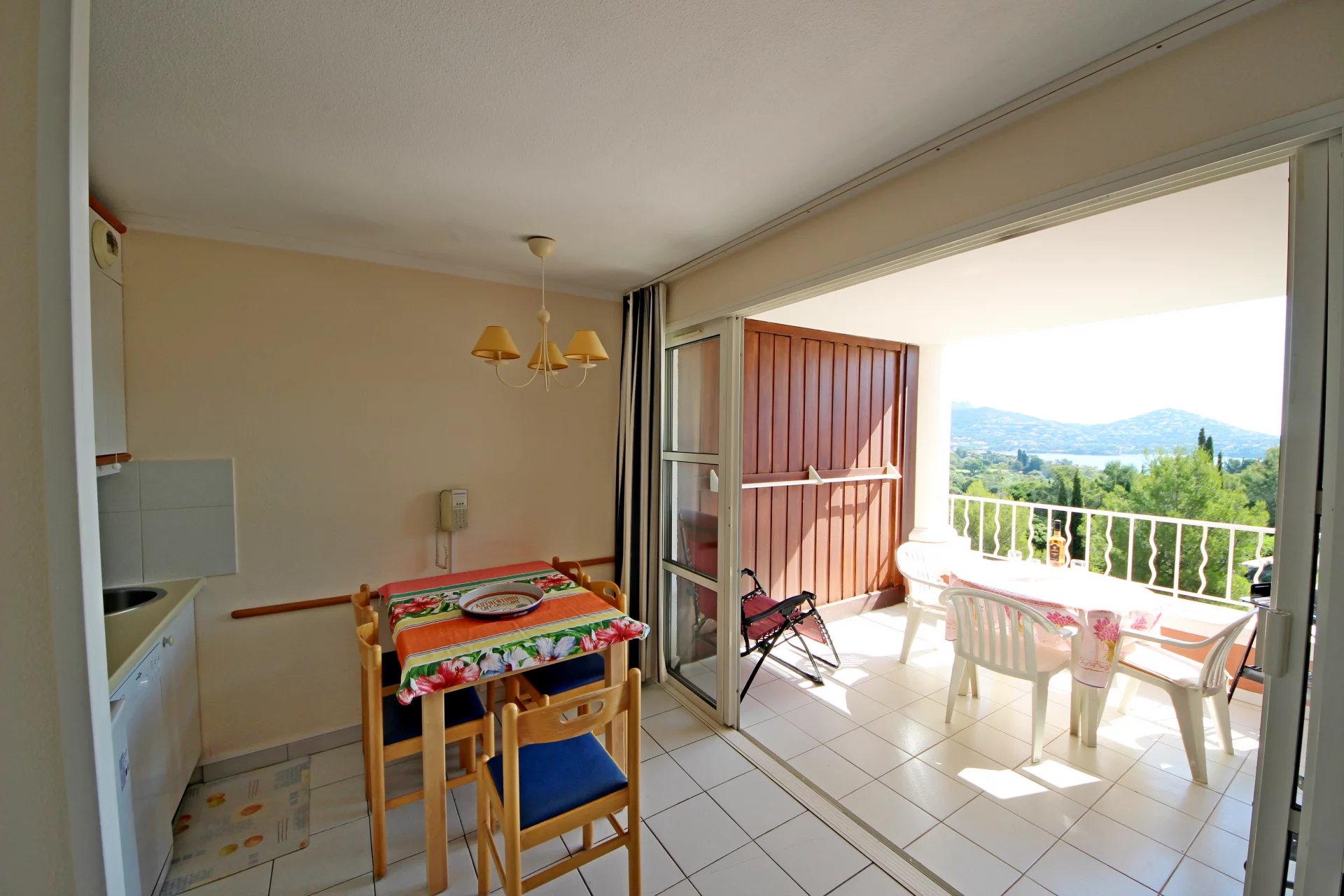 Agay Cap Esterel bel appartement 2 pièces vue mer, parking - Photo 3