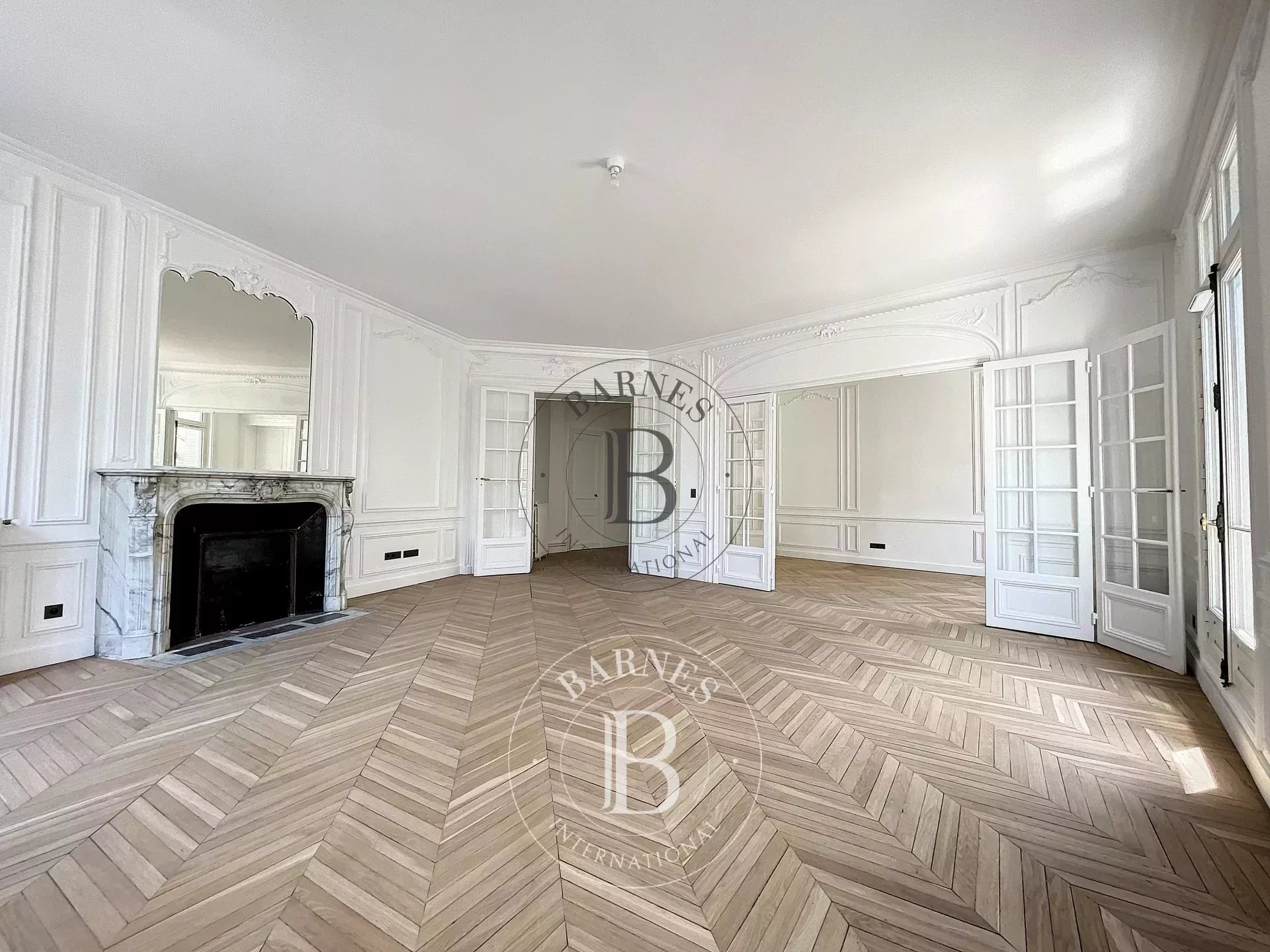 Daire Paris 8ème - picture 7