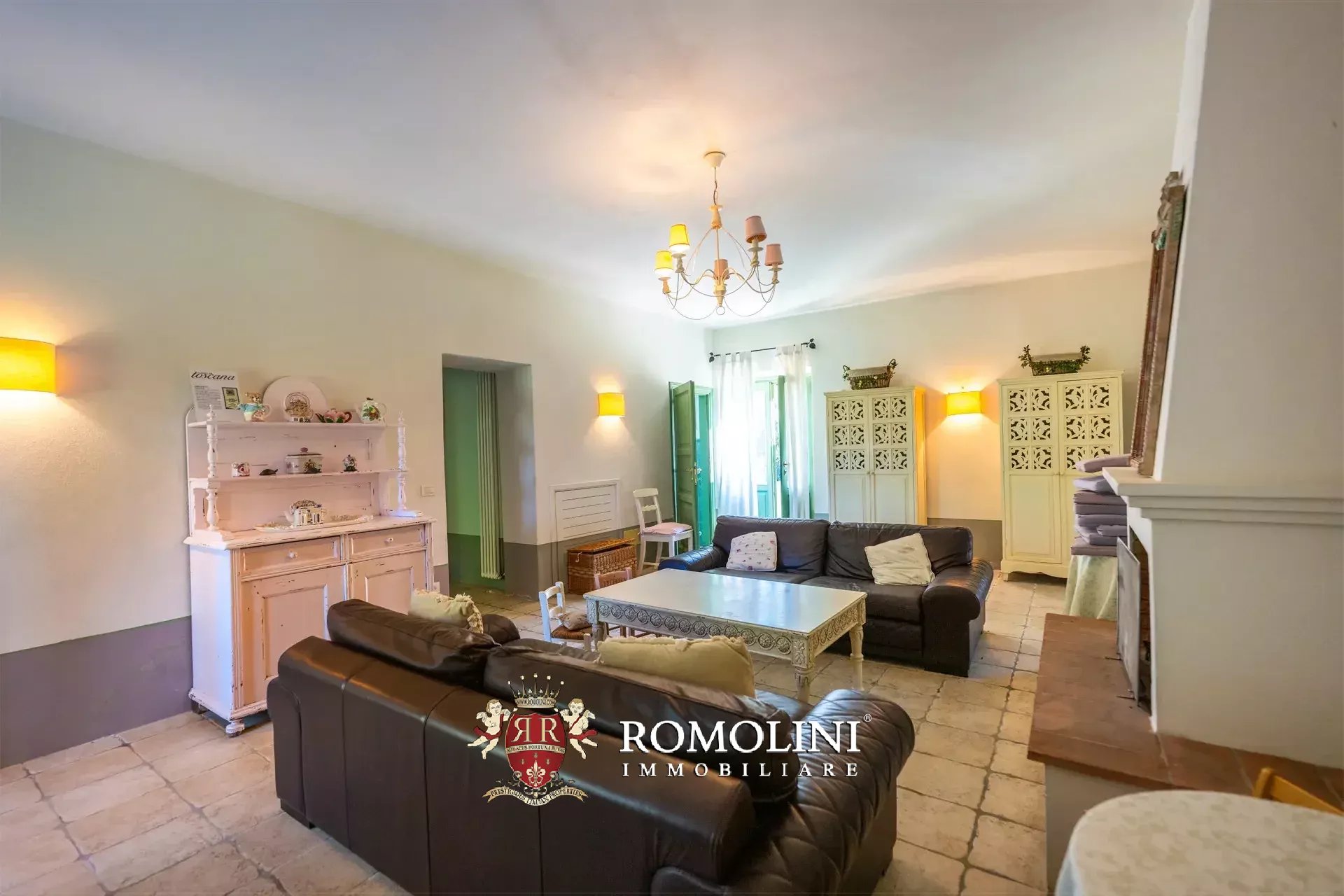 6 Bedroom Villa/Townhouse's Image 25