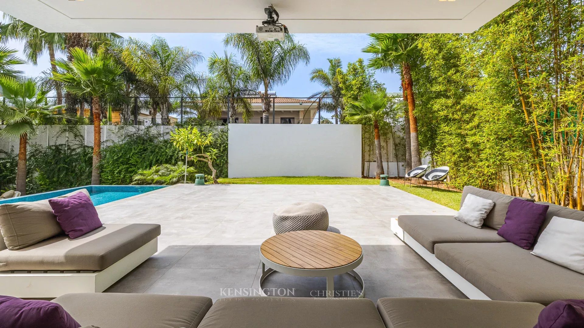 4 Bedroom Villa/Townhouse's Image 3