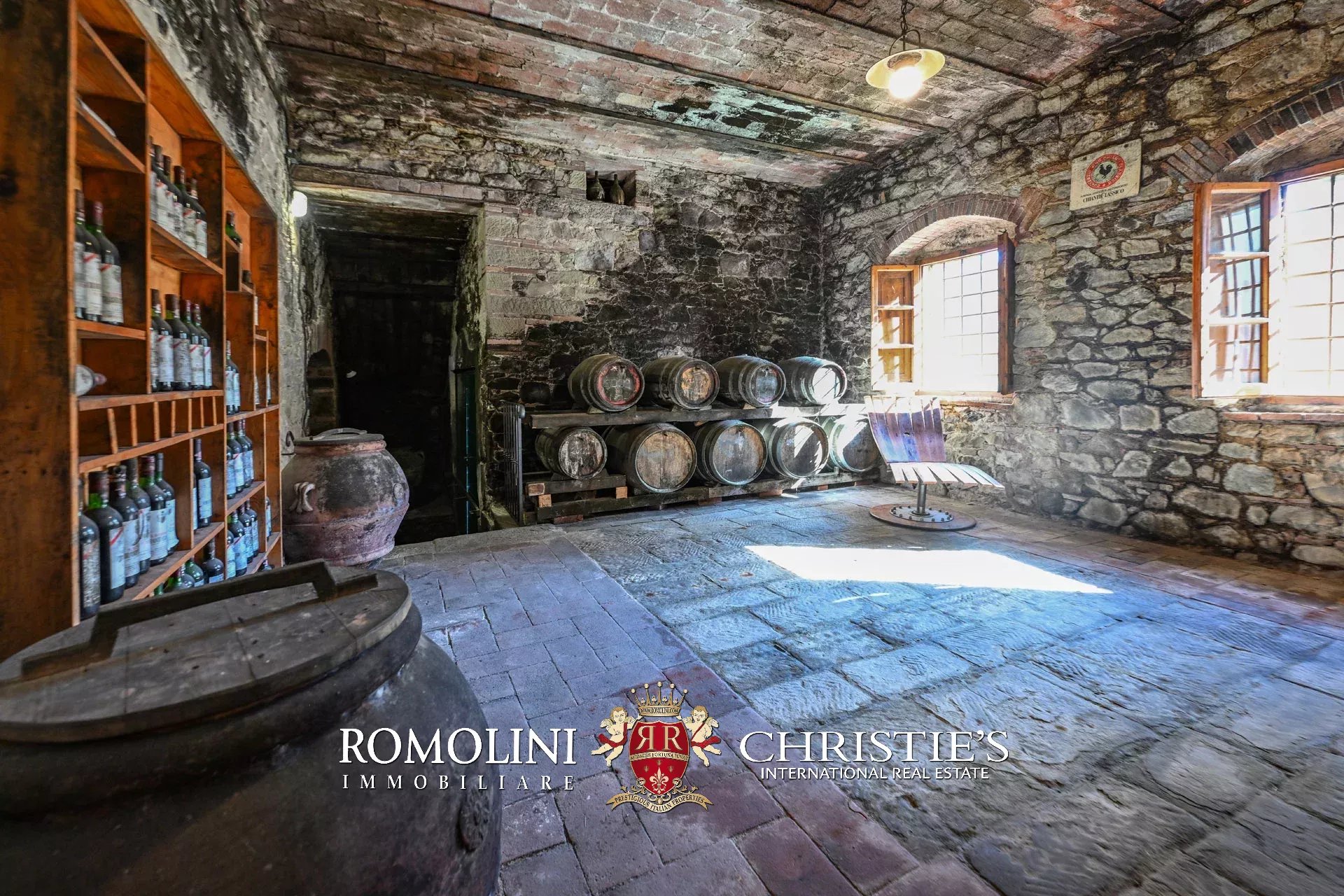 17 Bedroom Vineyard's Image 43