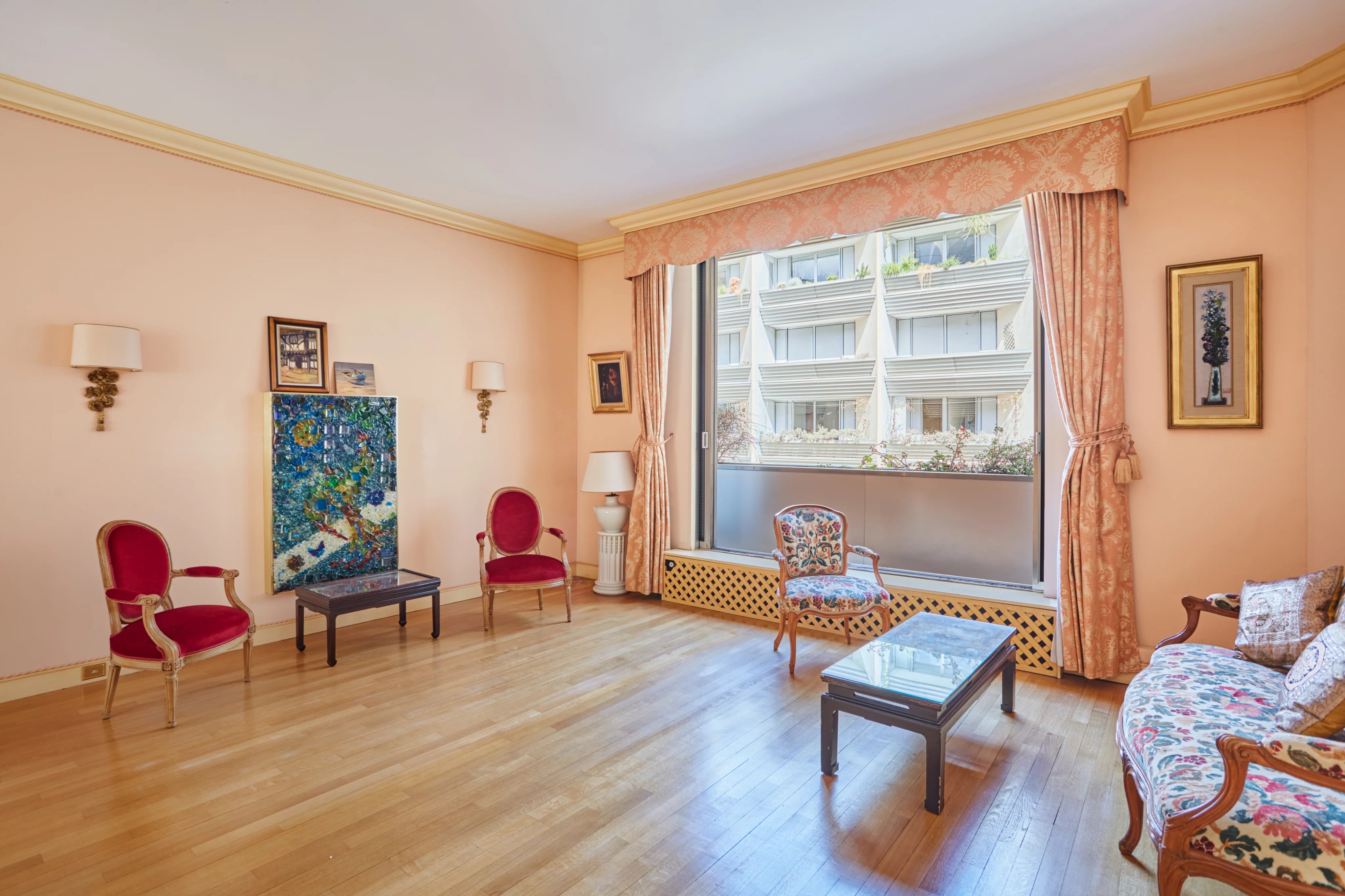 Sale Apartment Paris 7th Saint-Thomas-d'Aquin
