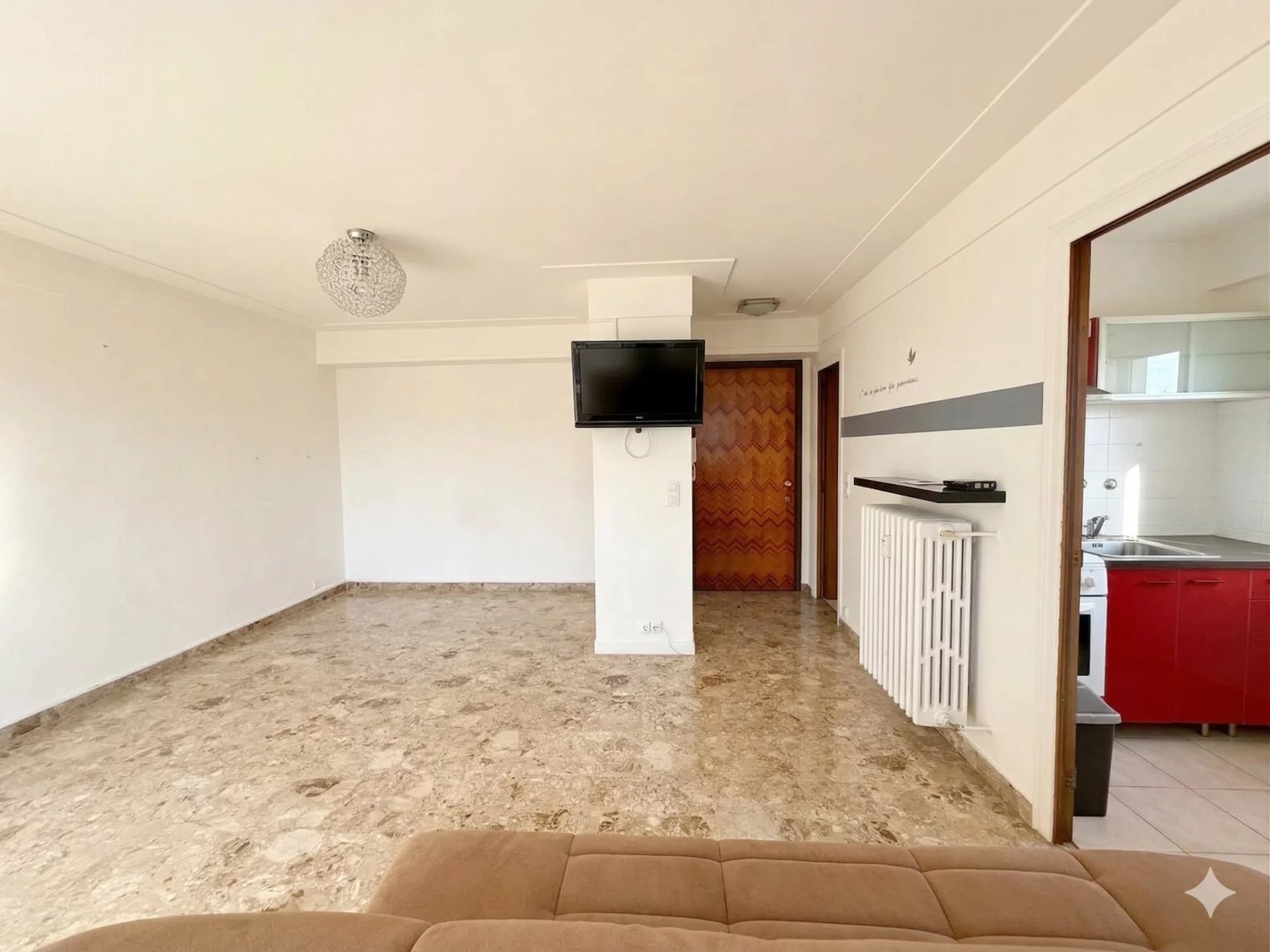 Coup de cœur pour ce studio en hyper centre de Juan-les-Pins - Résidence standing - Photo 3