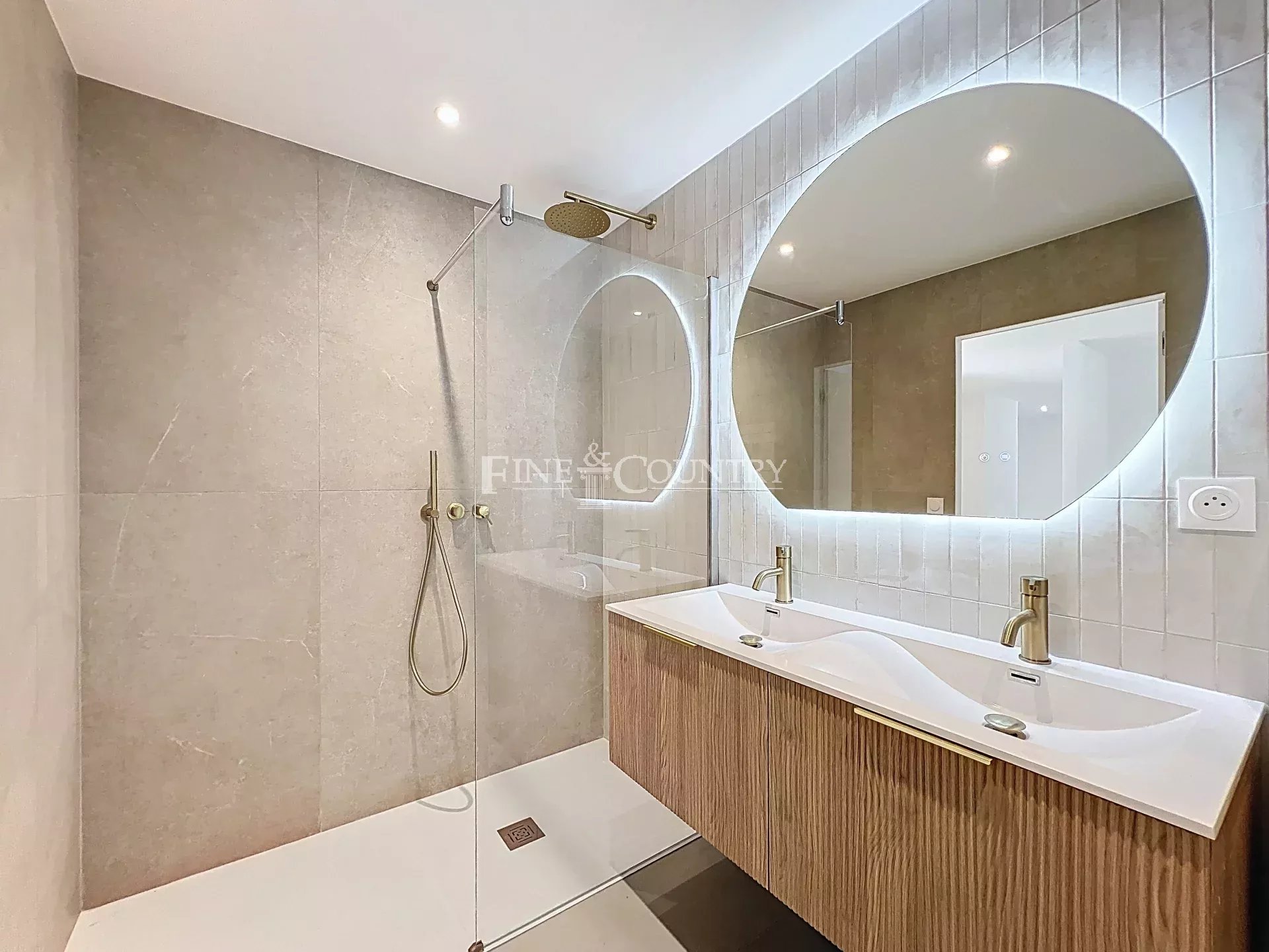 Photo of Apartment for Sale – Le Cannet – Sea View