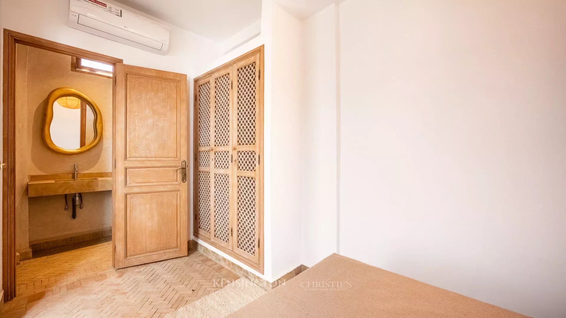 5 Bedroom Villa/Townhouse's Image 26