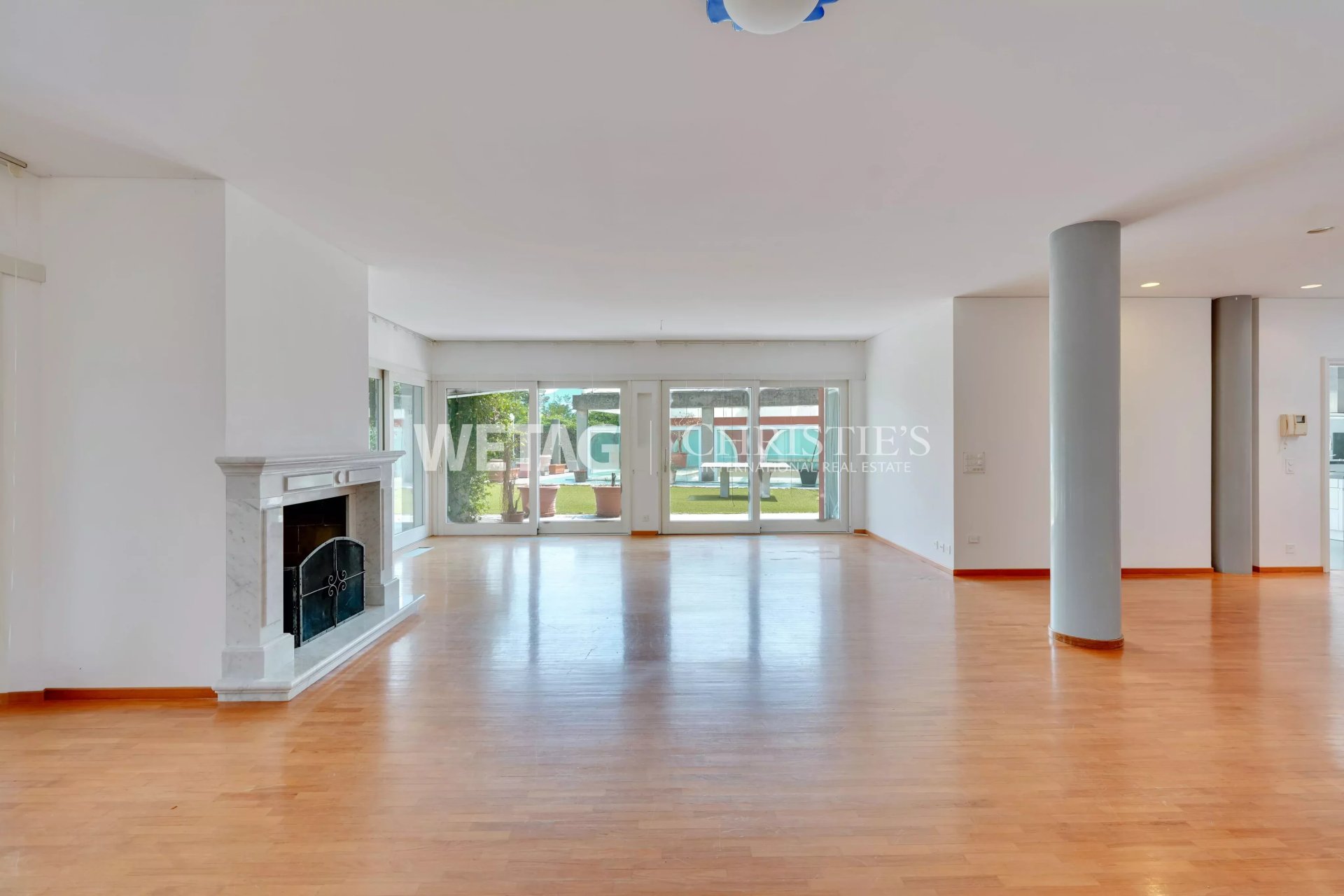 7 Bedroom Villa/Townhouse's Image 3