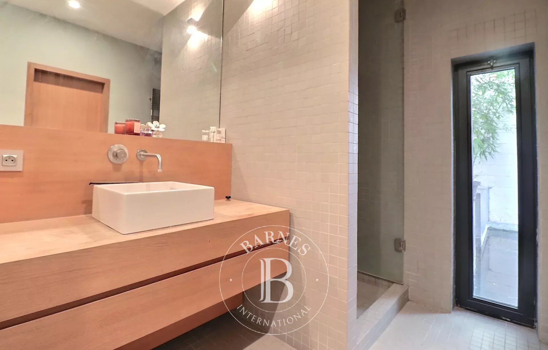 Châtelain - Town house of +/- 450m2 with 6bed + swimming pool