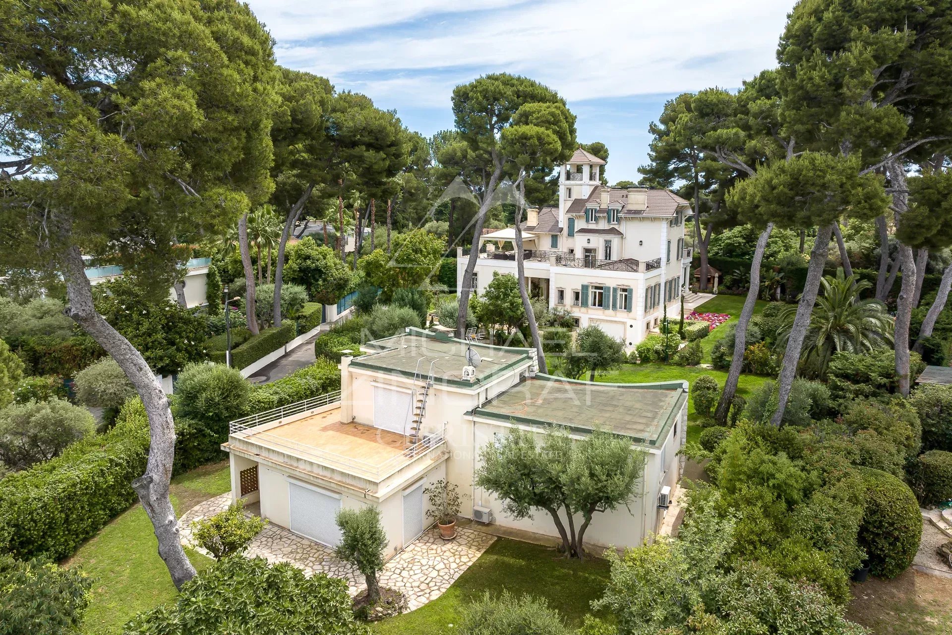 7 Bedroom Villa/Townhouse's Image 19