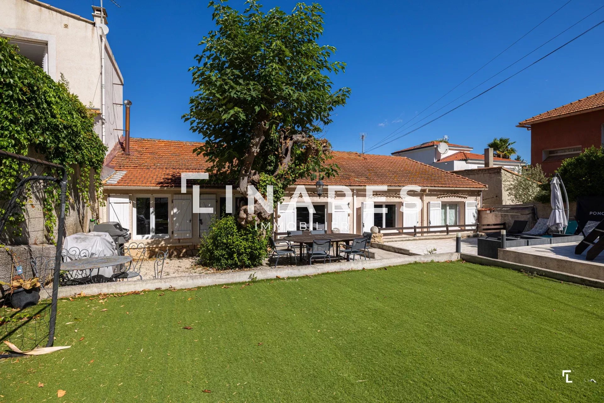 LOU REDOUN - Maison 100m² - T4 de 85m² - Buanderie 15m² - Terrain 450m² - Garage - Piscine - 13009