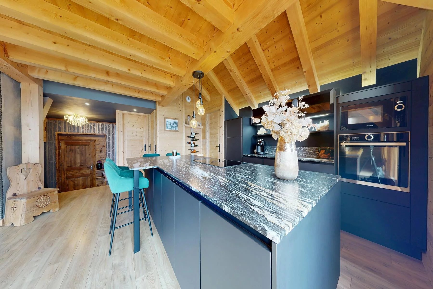 Photo of PASSY - A duplex apartment with two balconies