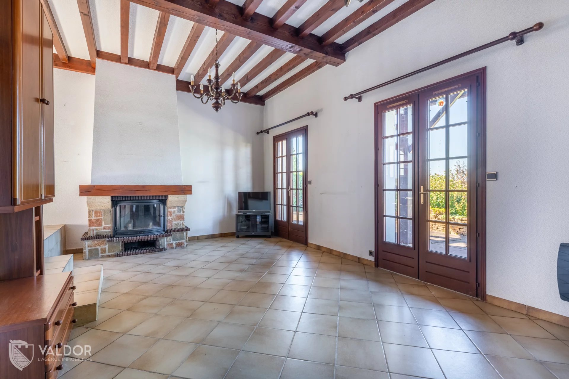 Maison 7 pièces de 200 m² sur une parcelle constructible de 2 196 m²