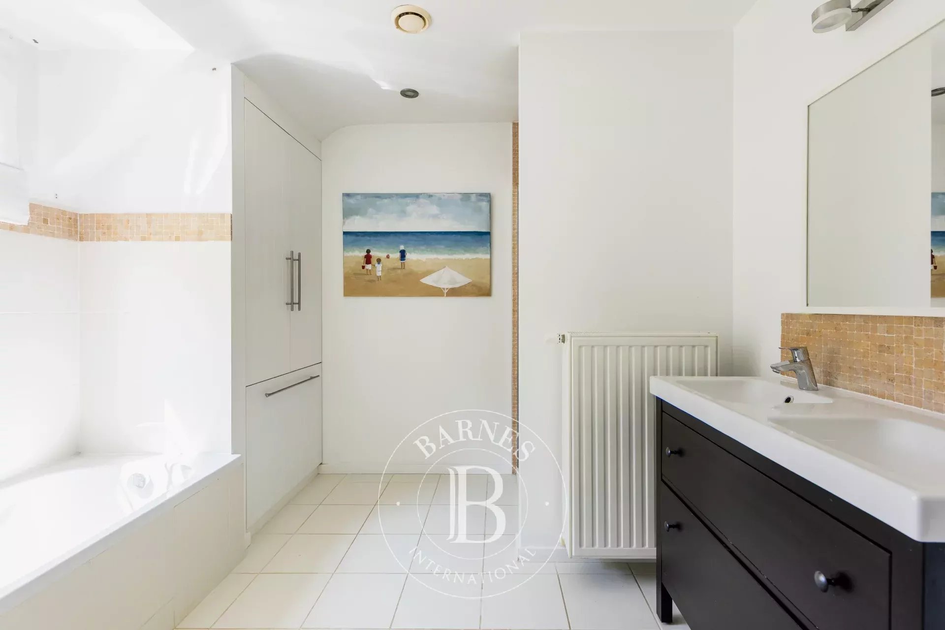 Charming 2012 villa in a quiet neighborhood