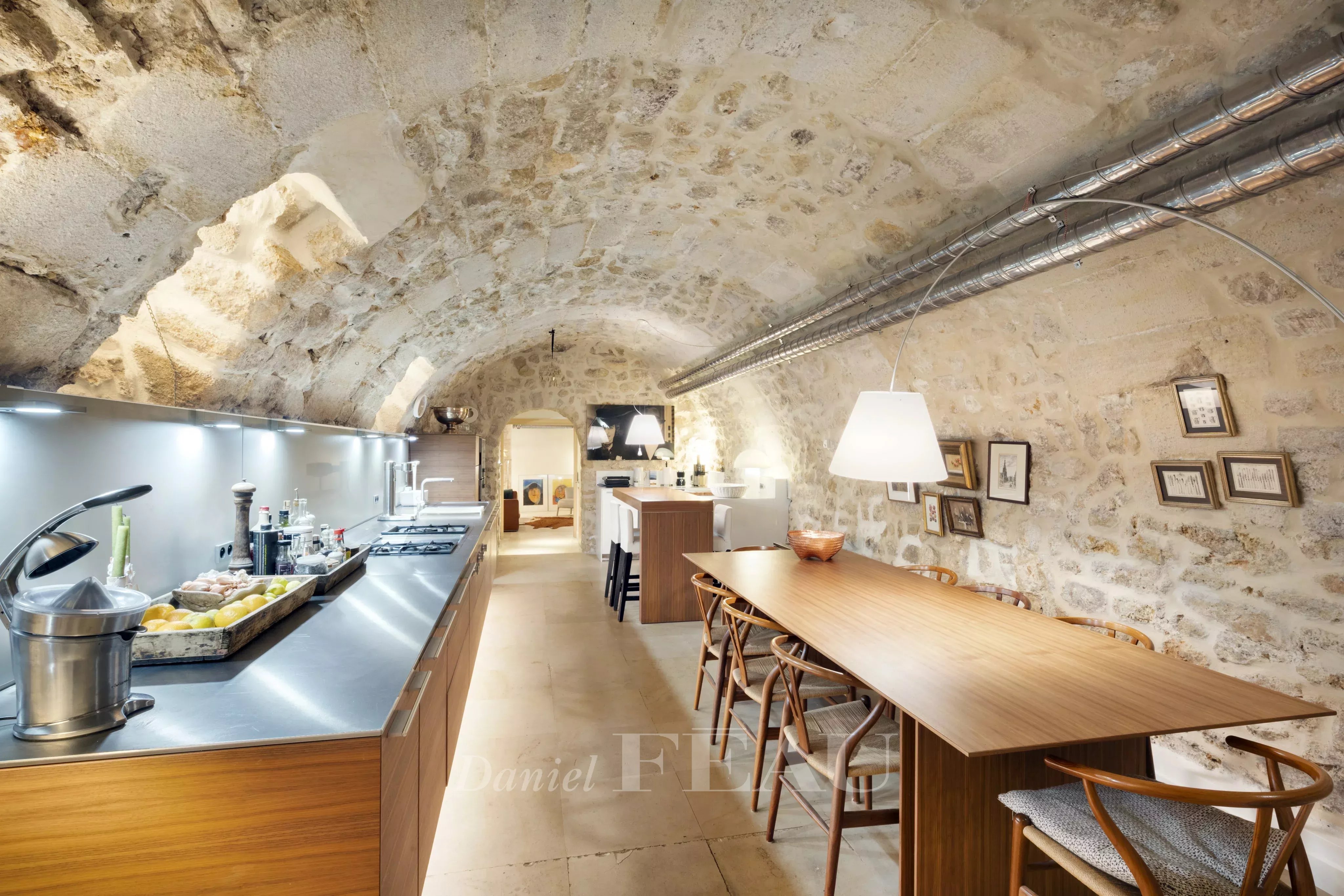 Sale Apartment Paris 3rd