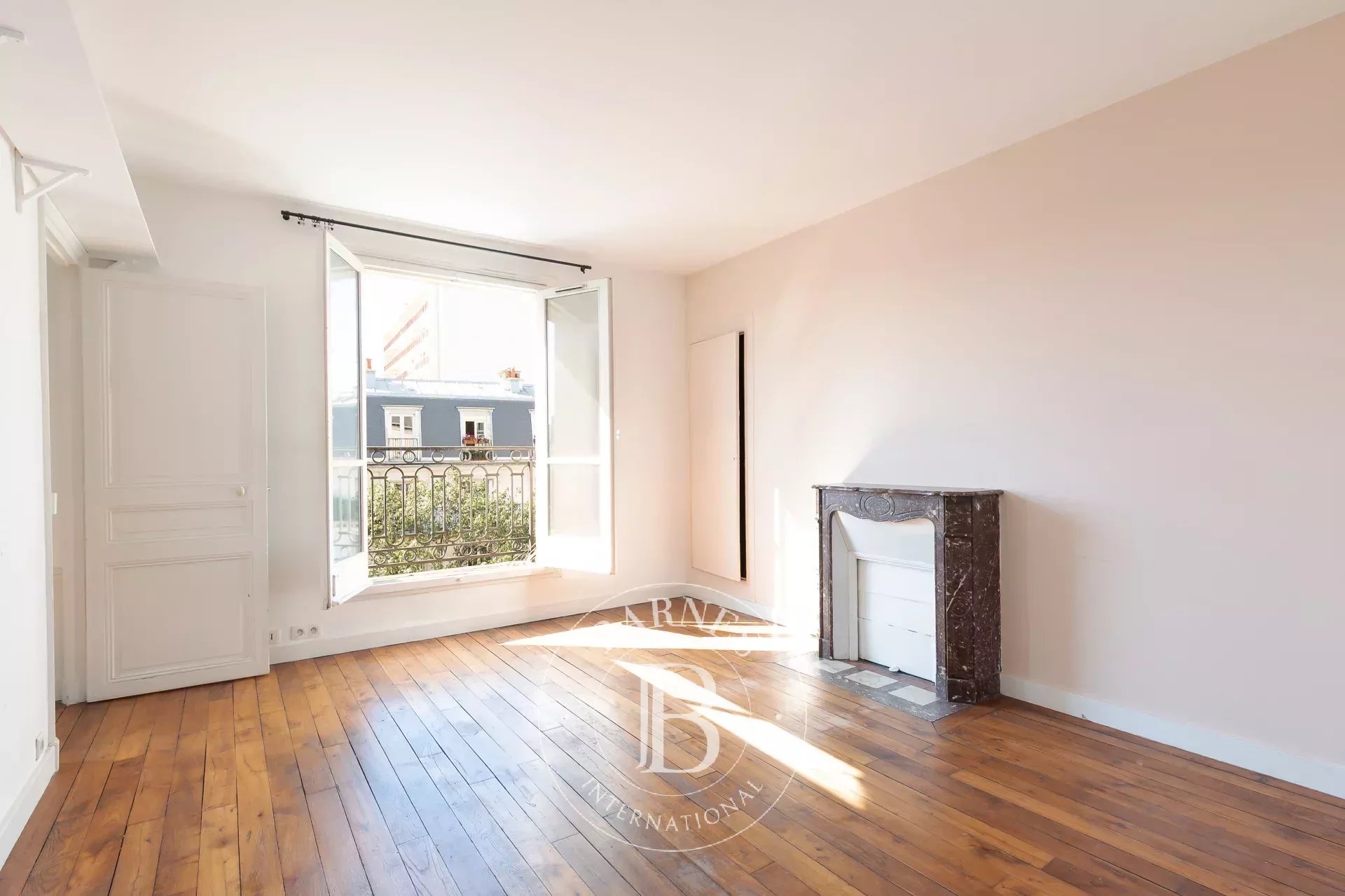 Daire Paris 18ème - picture 17