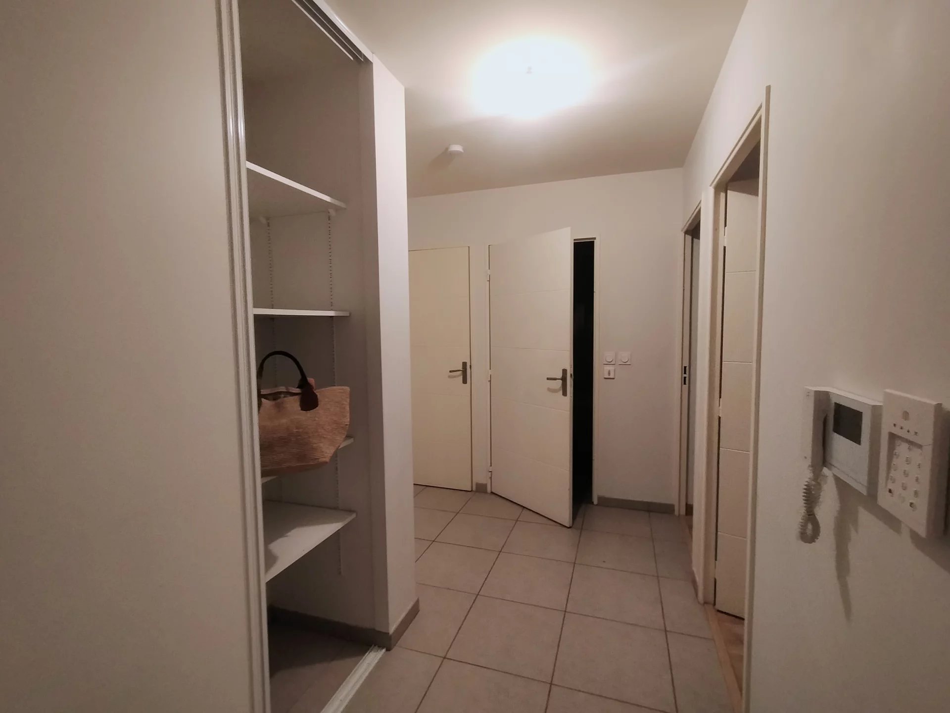 481432 Location Lyon 8ème
